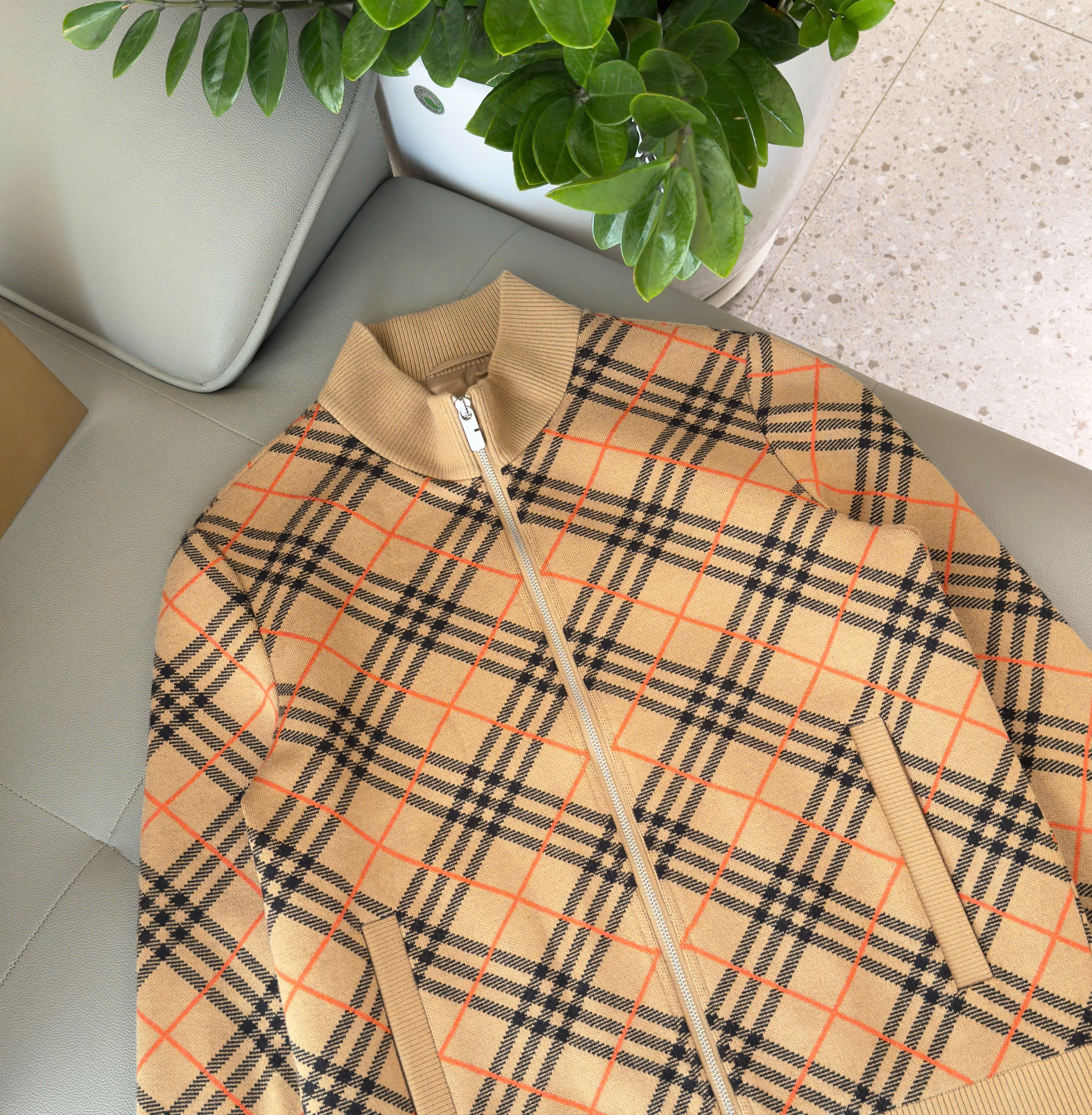 Áo khoác len Burberry Be kẻ chéo Like Auth 48-54 DDT