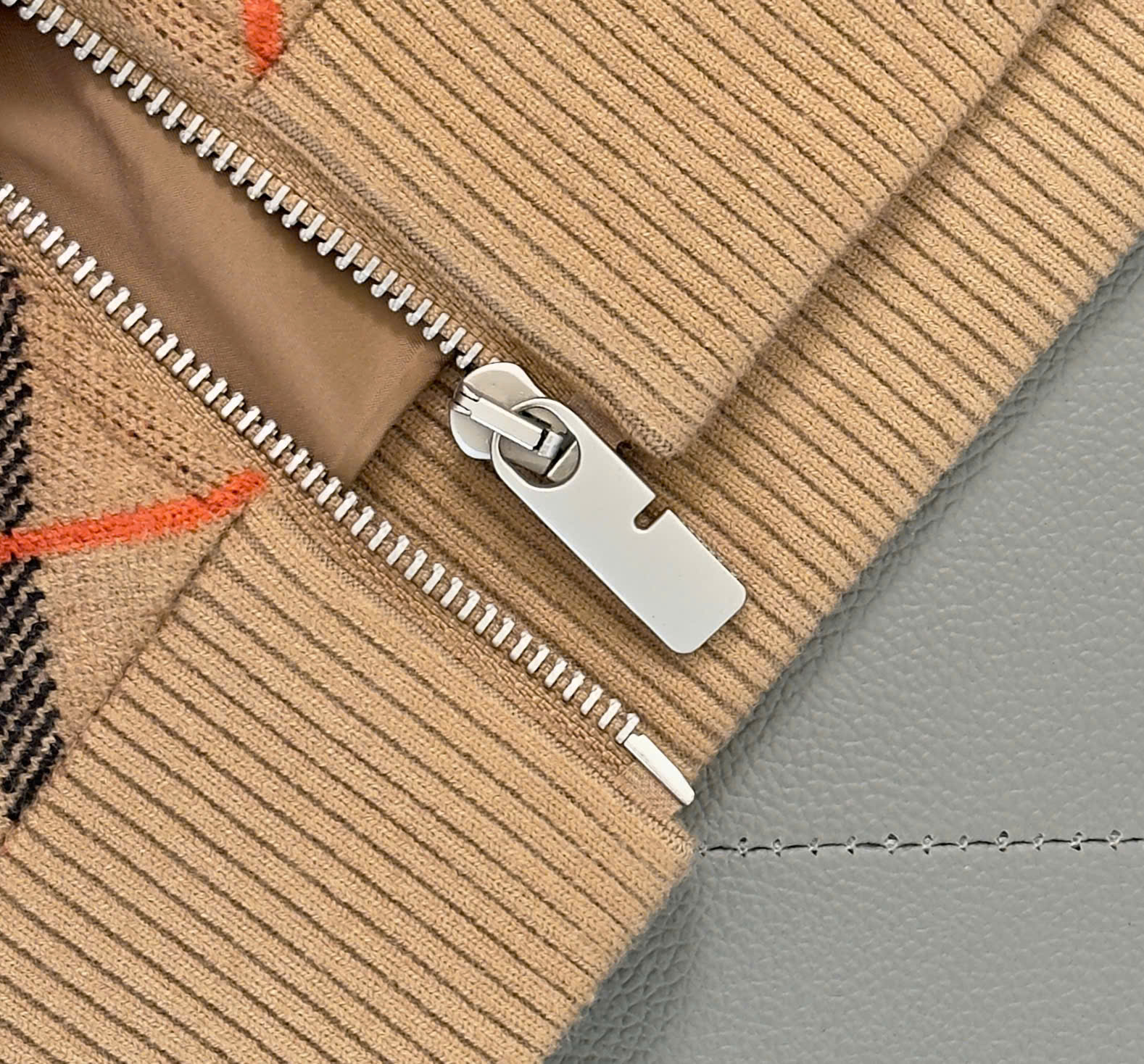 Áo khoác len Burberry Be kẻ chéo Like Auth 48-54 DDT