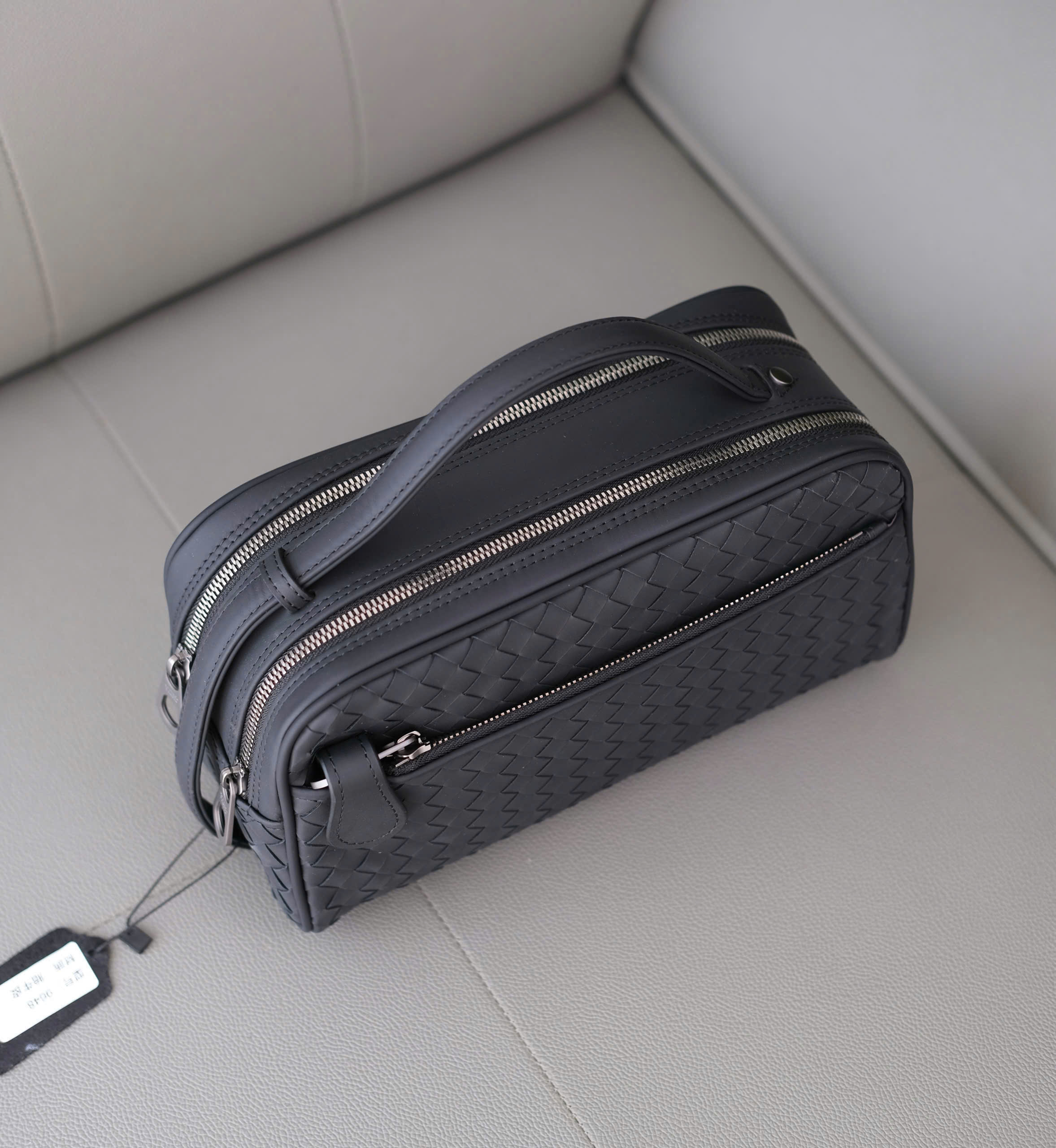 Túi ví Clutch Bottega Đen họa tiết đan lưới Like Auth DDT