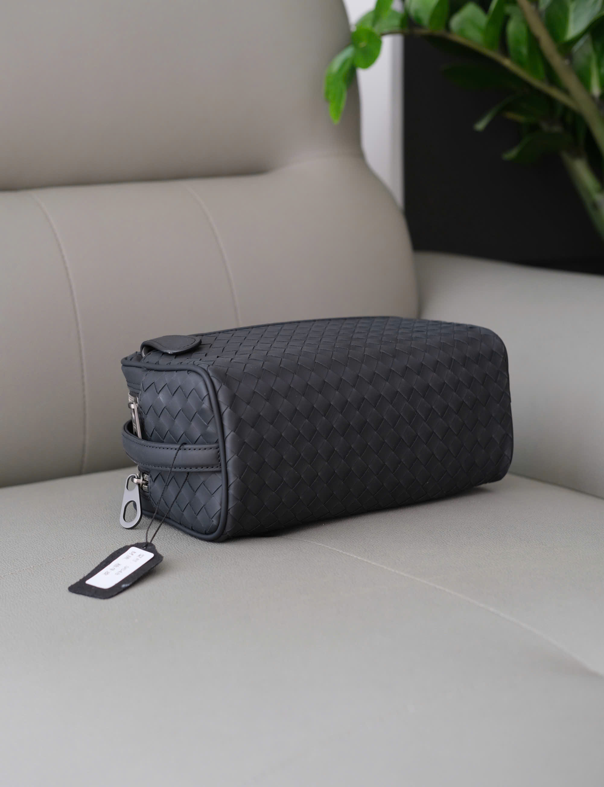 Túi ví Clutch Bottega Đen họa tiết đan lưới Like Auth DDT