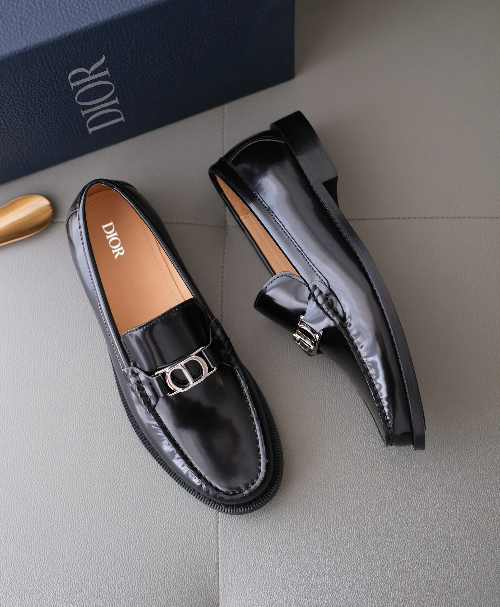 Giày loafer Dior Đen bóng logo CD đế gỗ Like Auth 38-43 DDT
