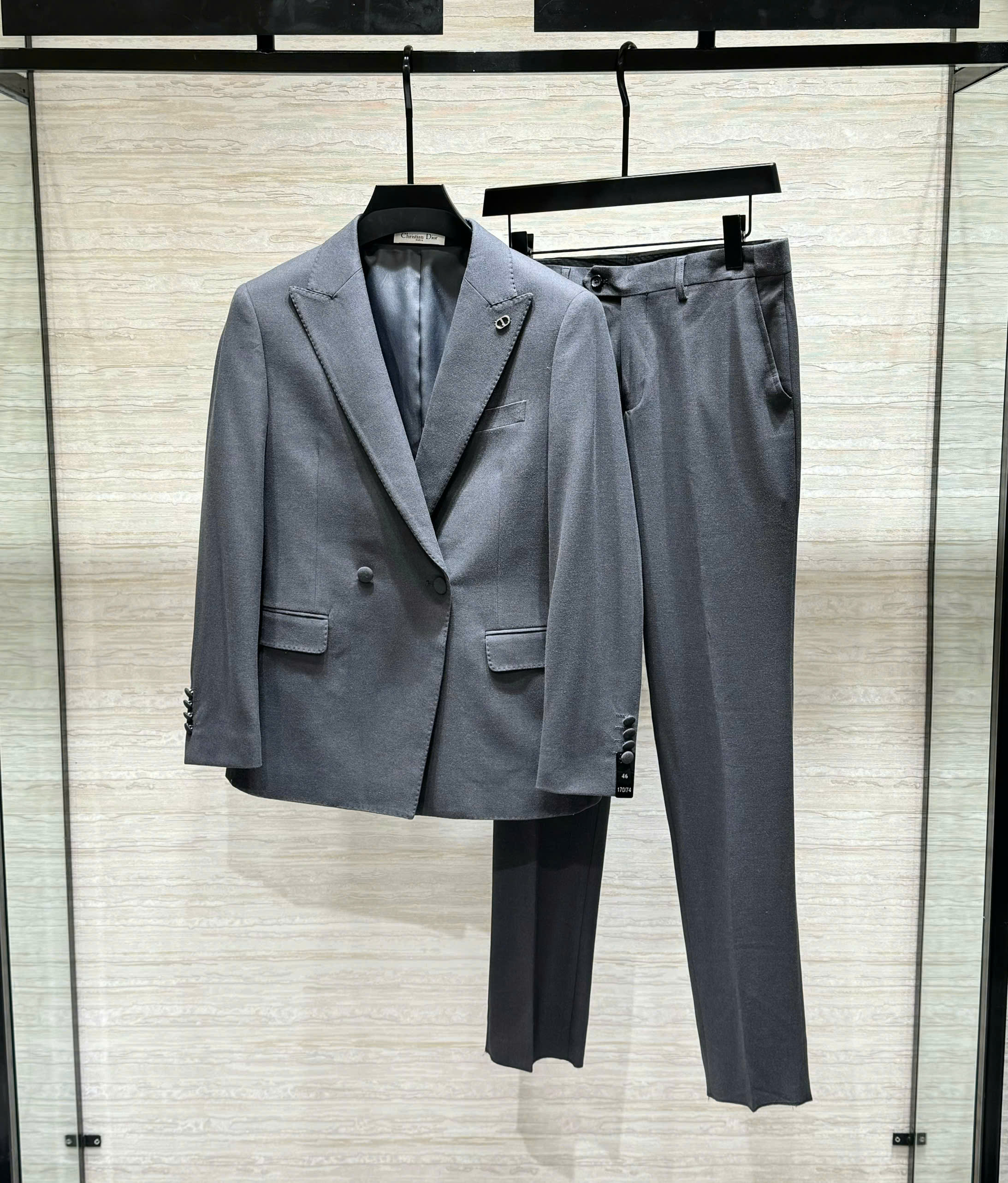 Set bộ Vest Dior Xám Ghi logo tag bạc CD new 2026 Like Auth 46-54 DDT