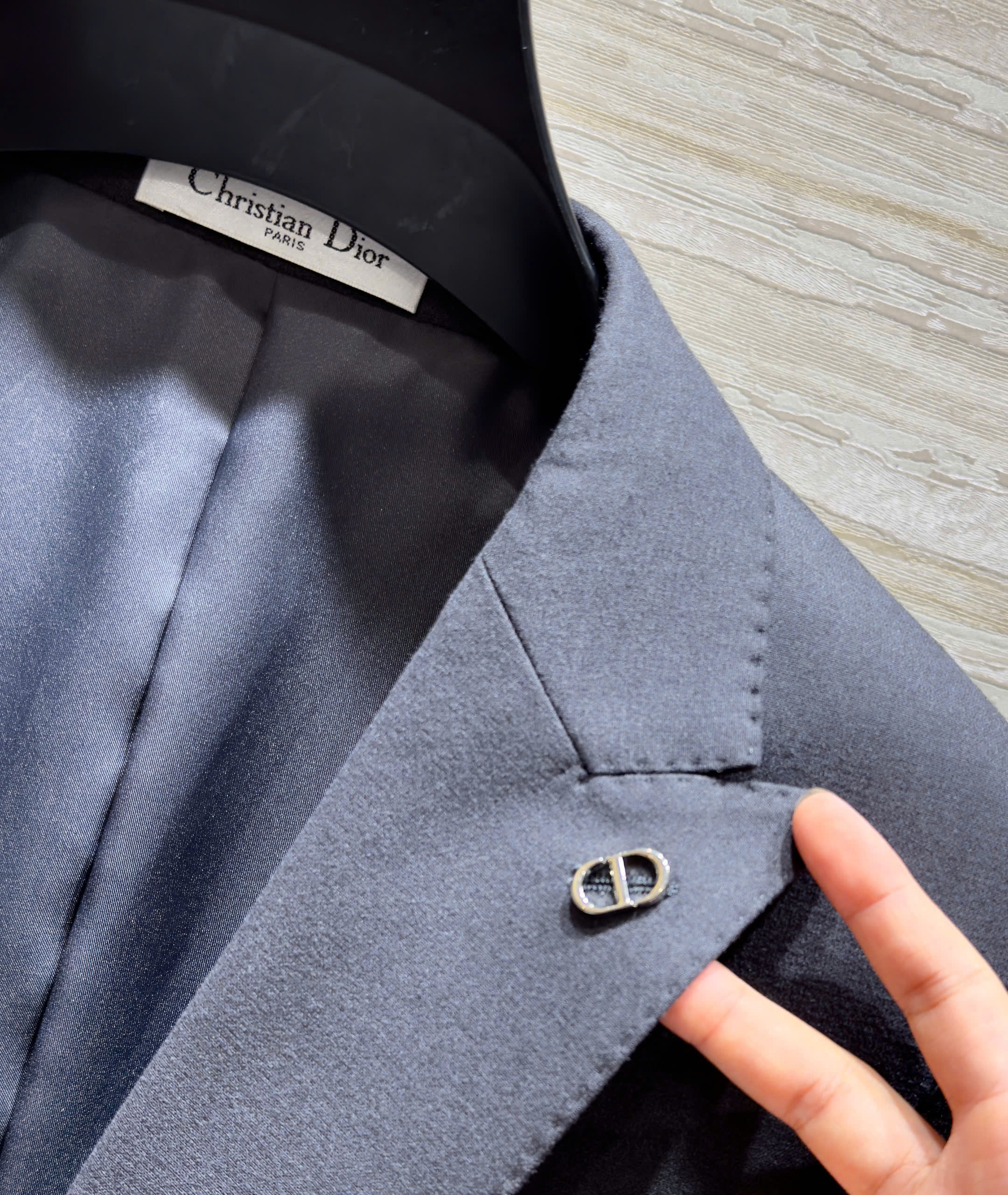 Set bộ Vest Dior Xám Ghi logo tag bạc CD new 2026 Like Auth 46-54 DDT