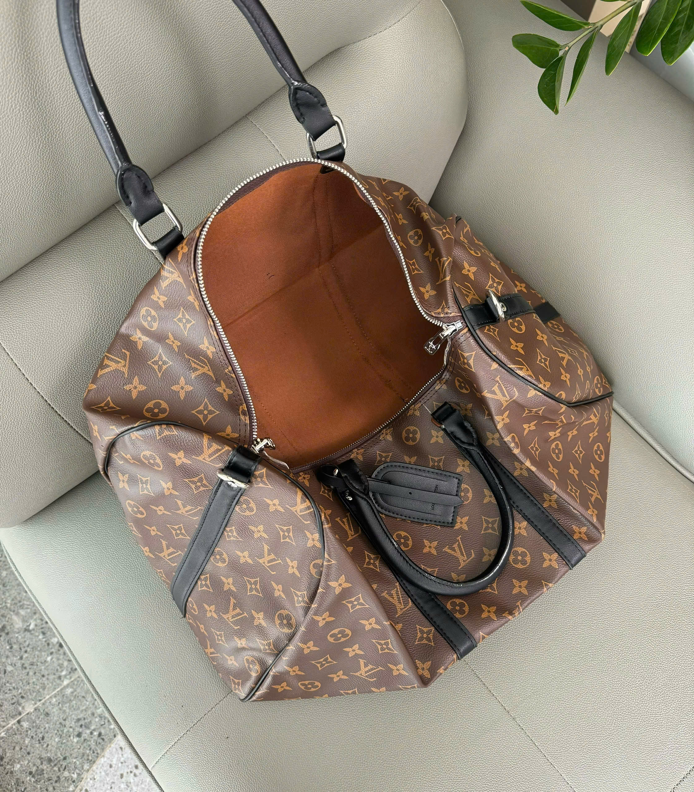 Túi trống du lịch Louis Vuitton LV Nâu monogram Like Auth size 50 DDT