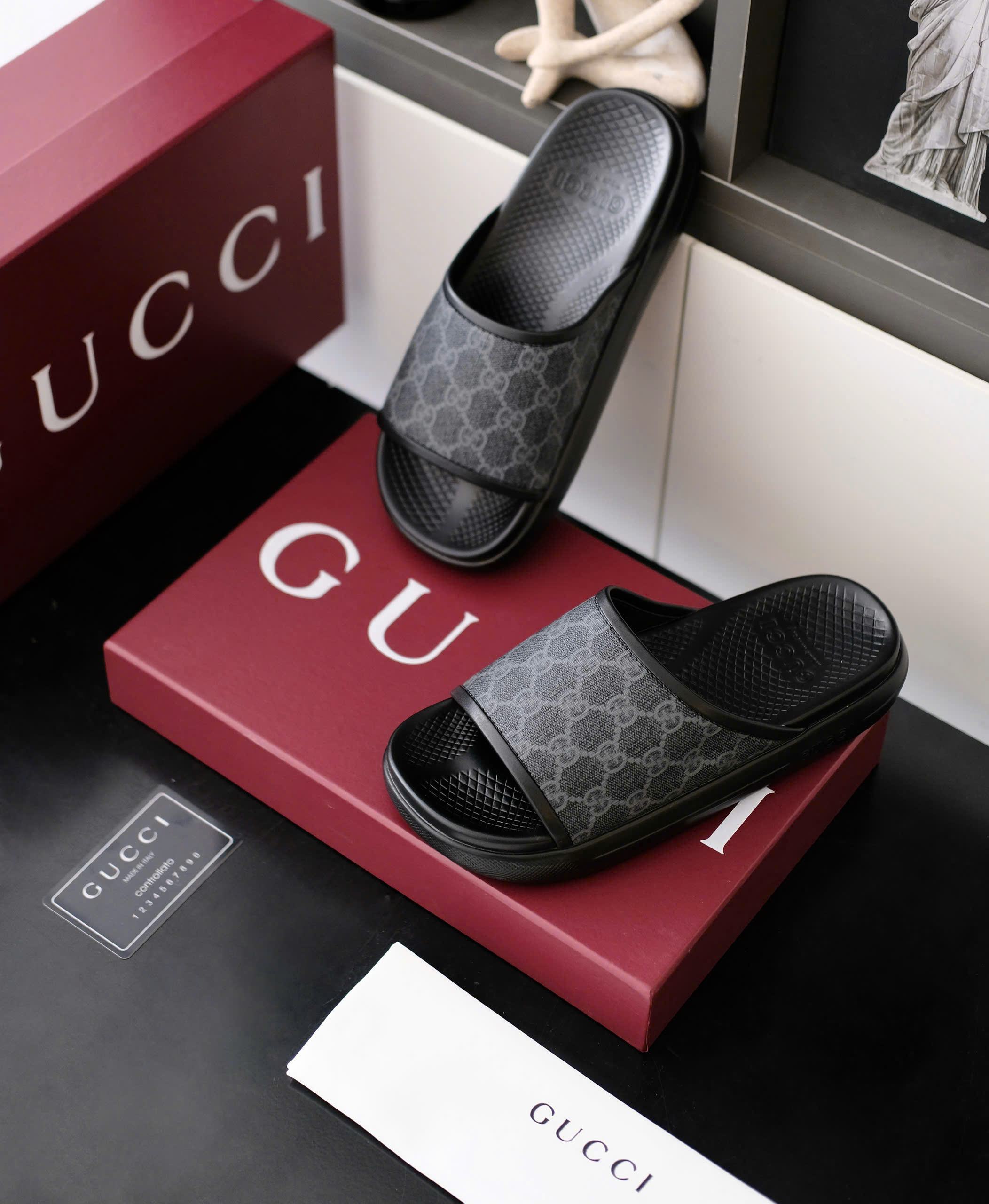 Dép lê quai ngang Gucci GC monogram Đen đế cao Like Auth 38-43 DDT