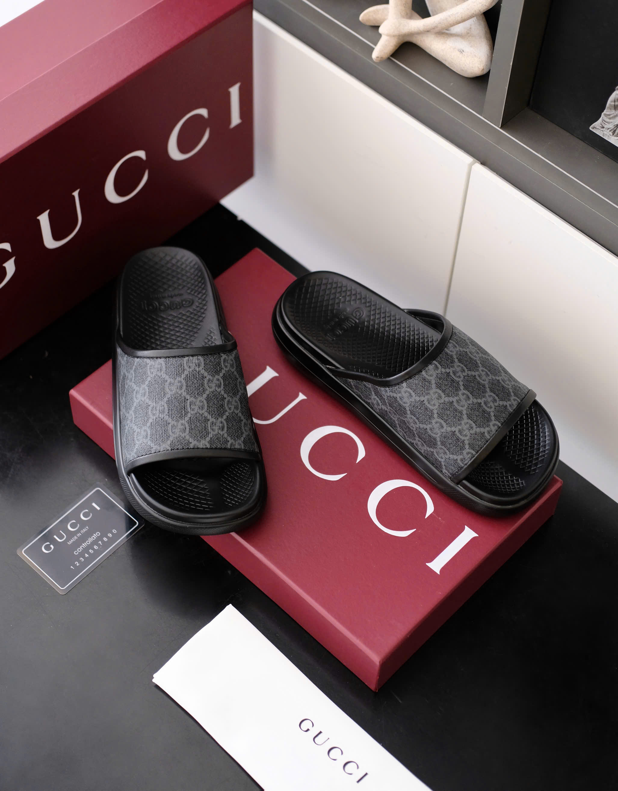 Dép lê quai ngang Gucci GC monogram Đen đế cao Like Auth 38-43 DDT