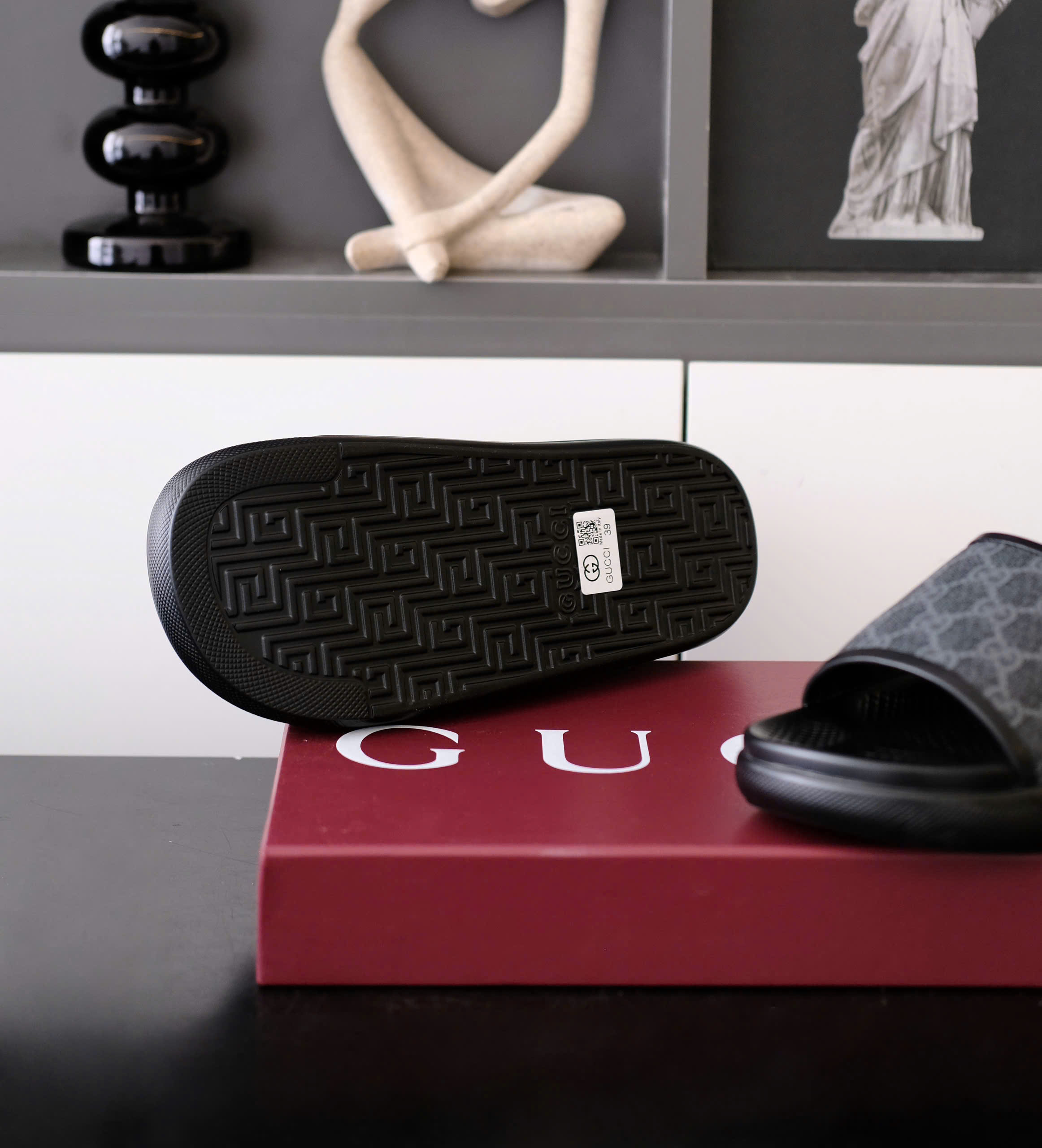 Dép lê quai ngang Gucci GC monogram Đen đế cao Like Auth 38-43 DDT