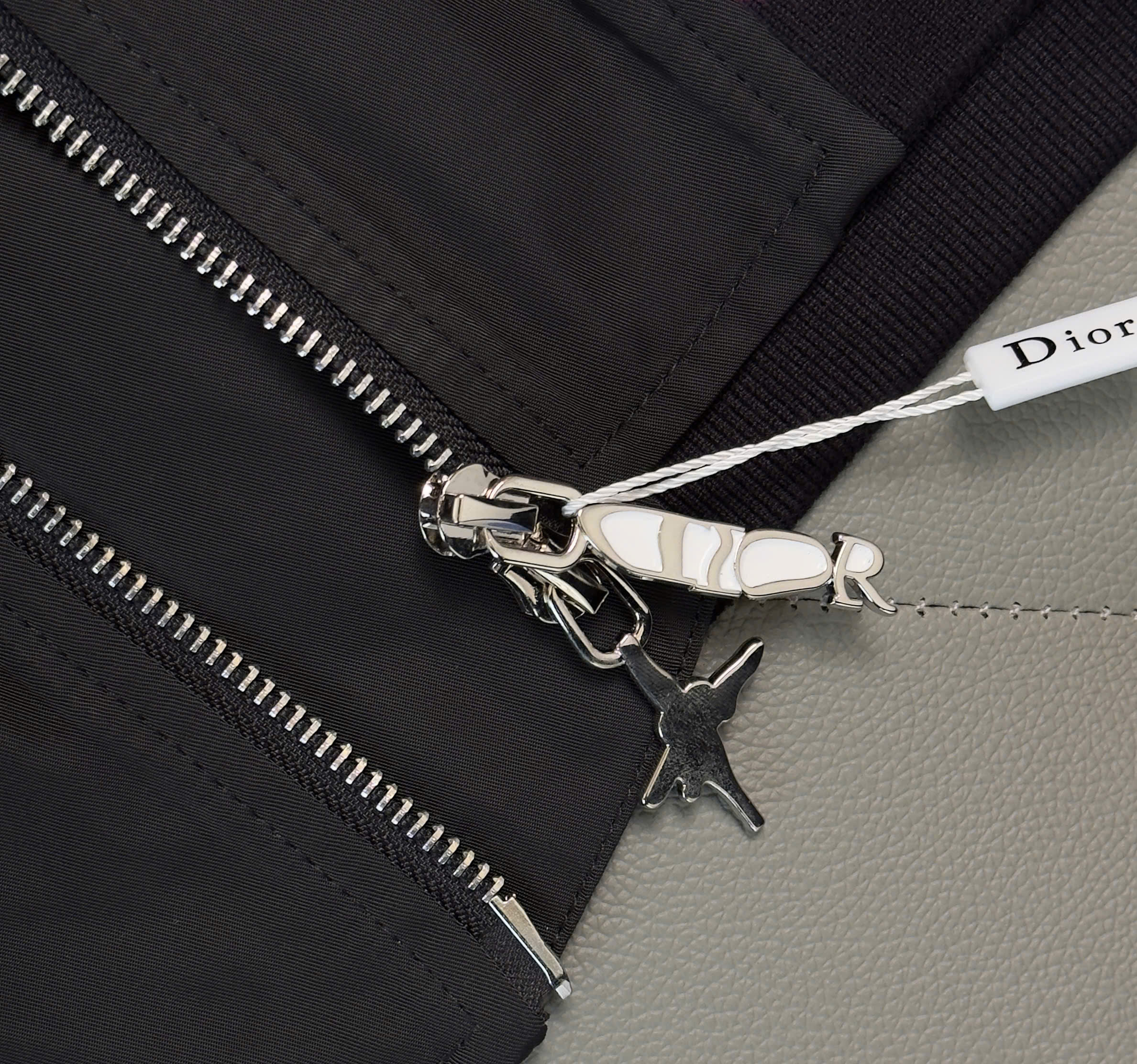 Áo khoác bomber gió Dior CD 47 2 khóa Like Auth S-L DDT