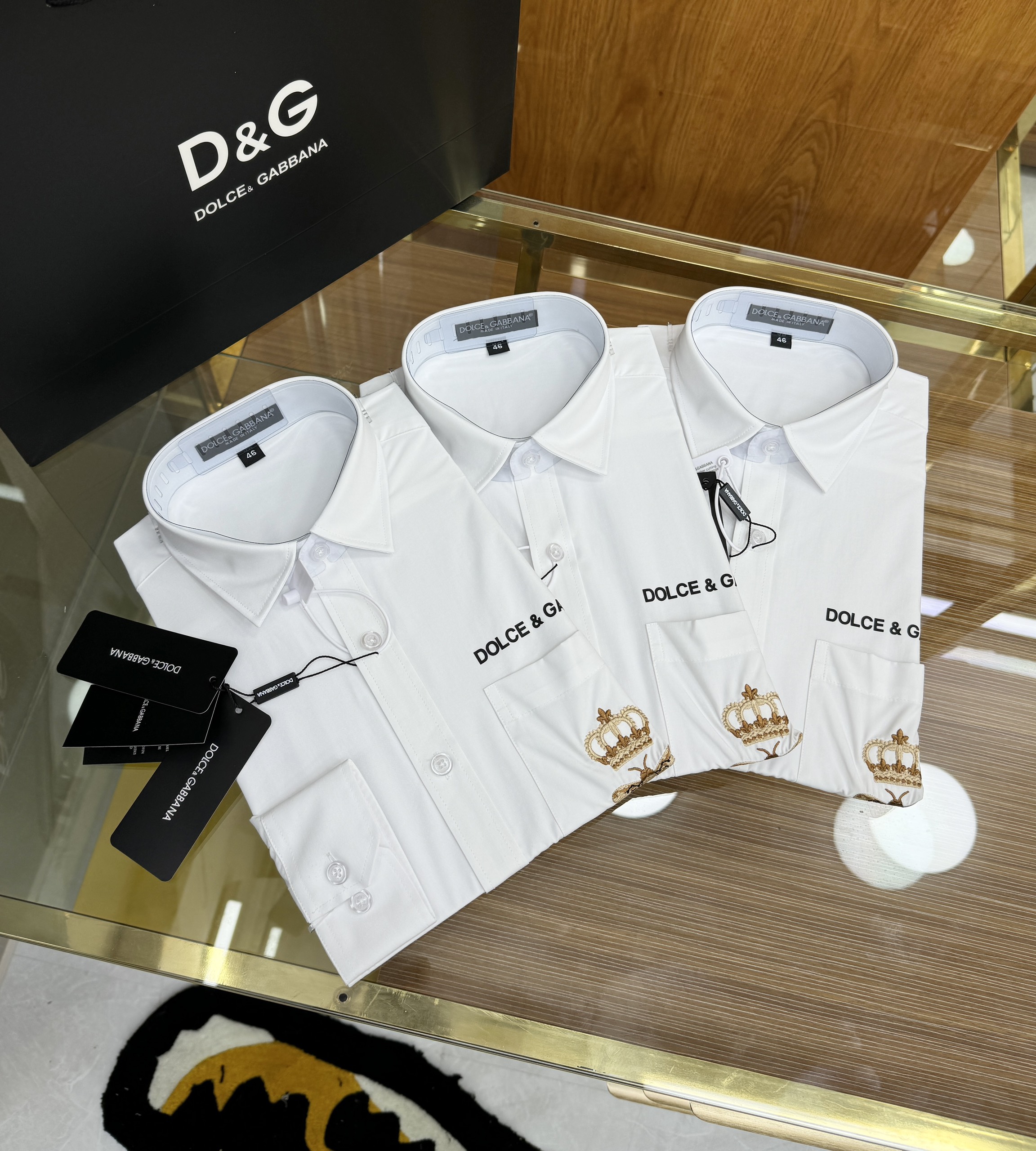 Áo sơ mi dài tay Dolce Gabbana DG Trắng logo Ong vương miện thêu túi ngực Like Auth on web CD LK
