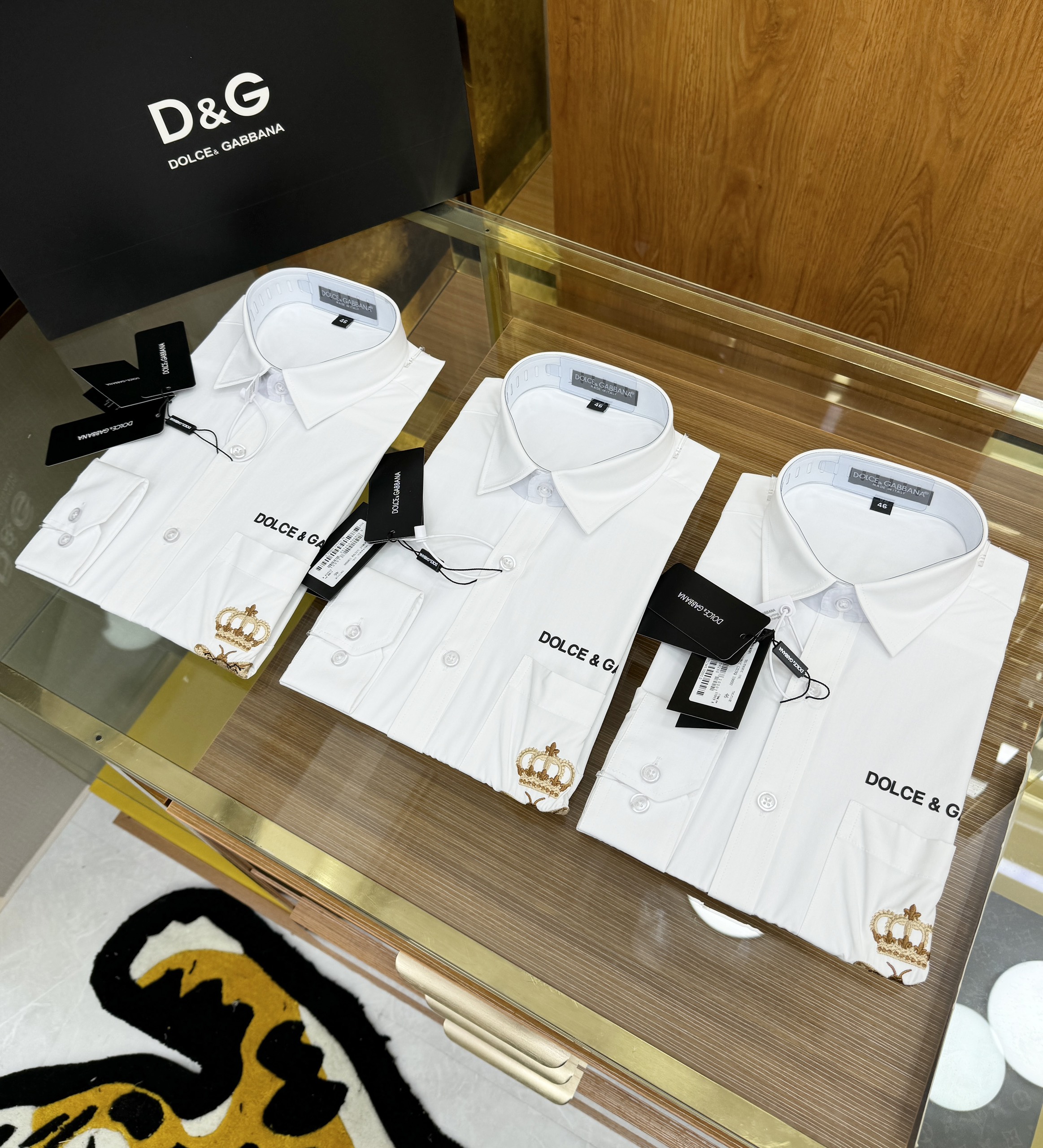 Áo sơ mi dài tay Dolce Gabbana DG Trắng logo Ong vương miện thêu túi ngực Like Auth on web CD LK