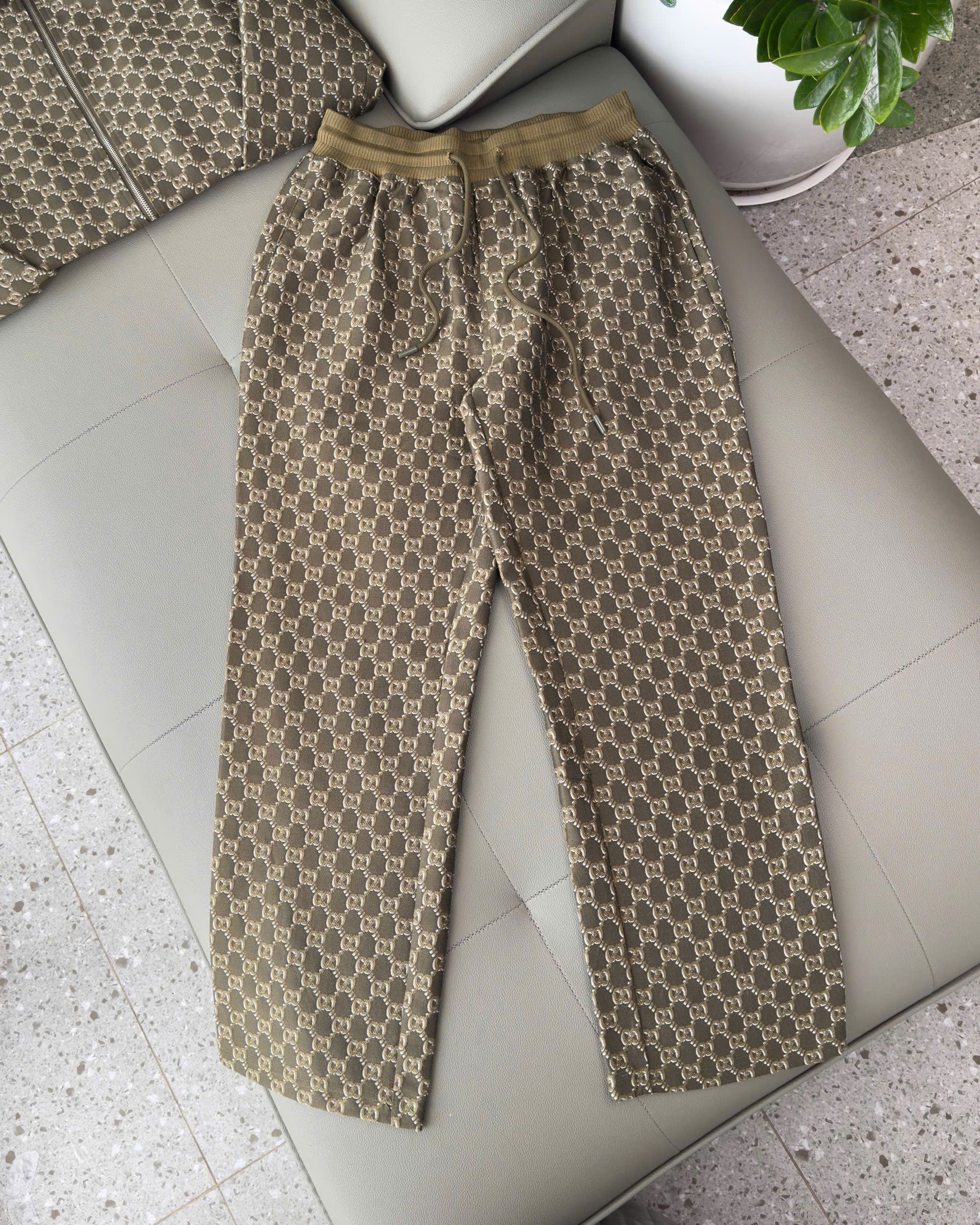 Set bộ nỉ Gucci GC Nâu monogram full kẻ viền sọc Trắng Like Auth M-3XL DDT