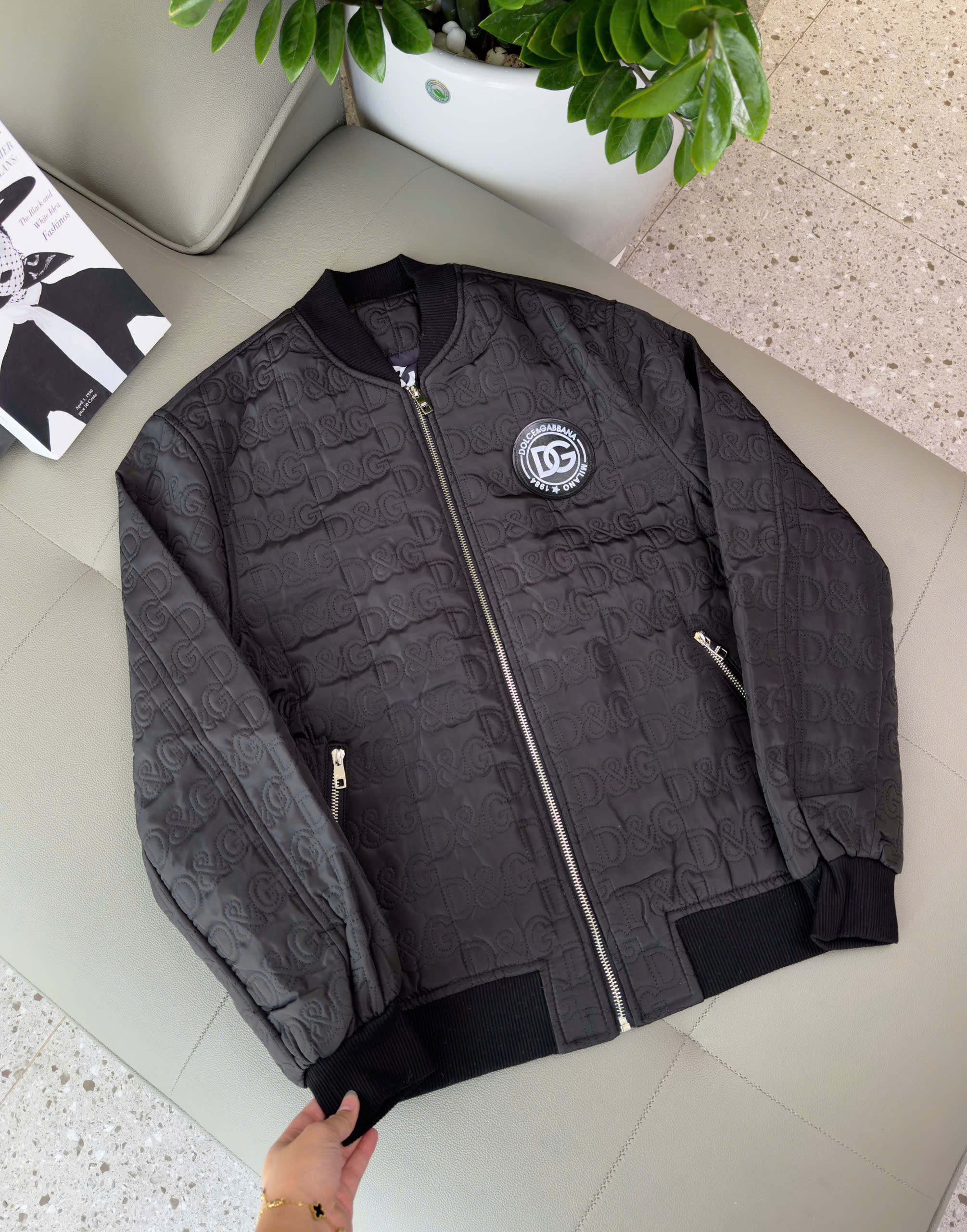 Áo khoác Bomber Dolce Gabbana DG logo dập nổi Like Auth M-XXL DDT