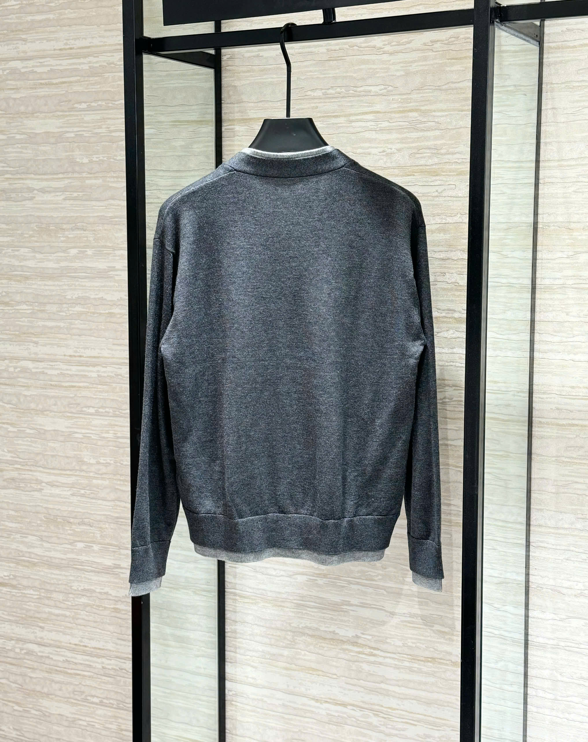 Áo khoác Cardigan len mongtoghi MiuMiu Xám logo thêu ngực Like AUth 48-54 DDT