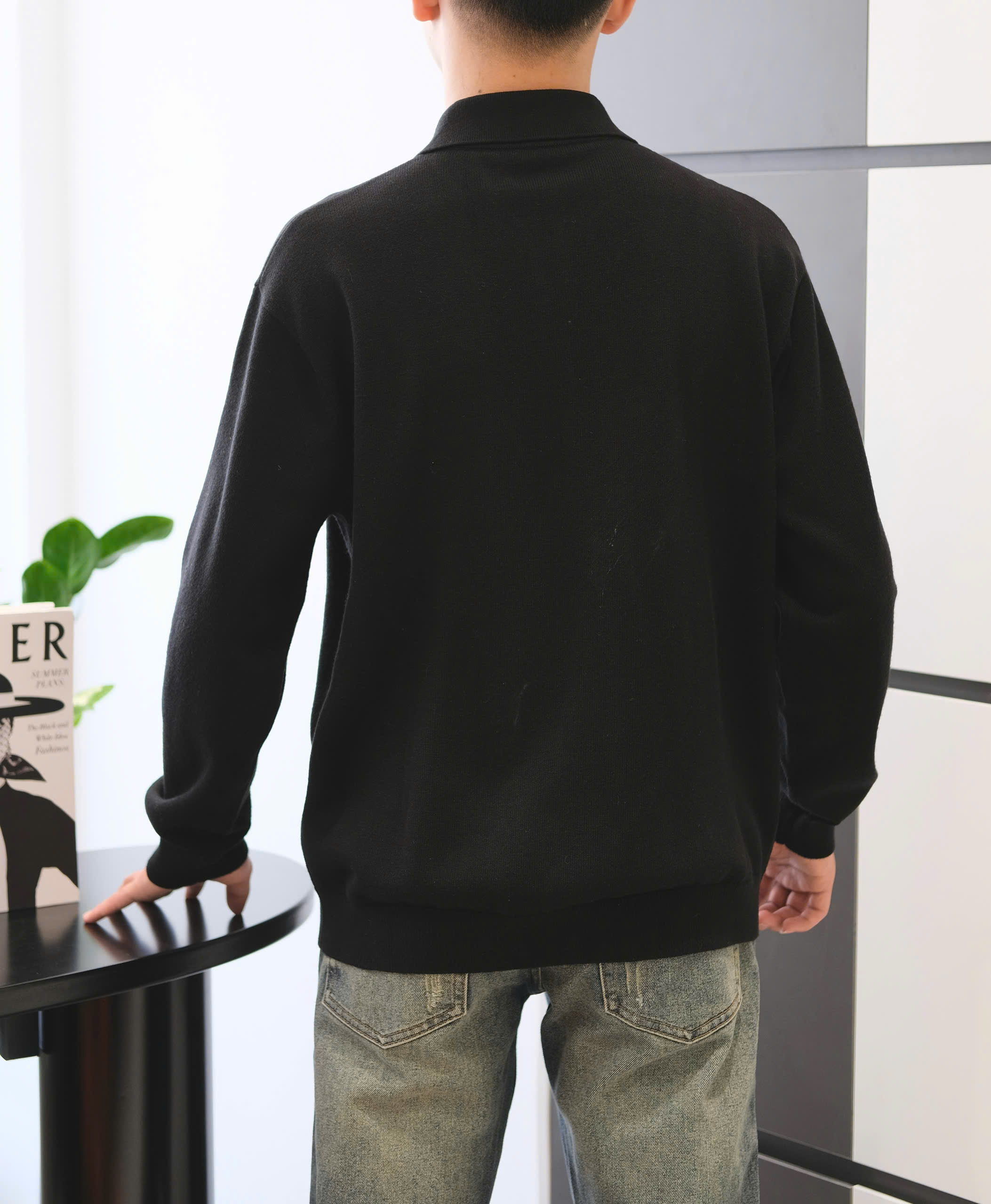 Áo polo tay dài len mongtoghi MiuMiu Đen logo thêu ngực Like AUth 48-54 DDT