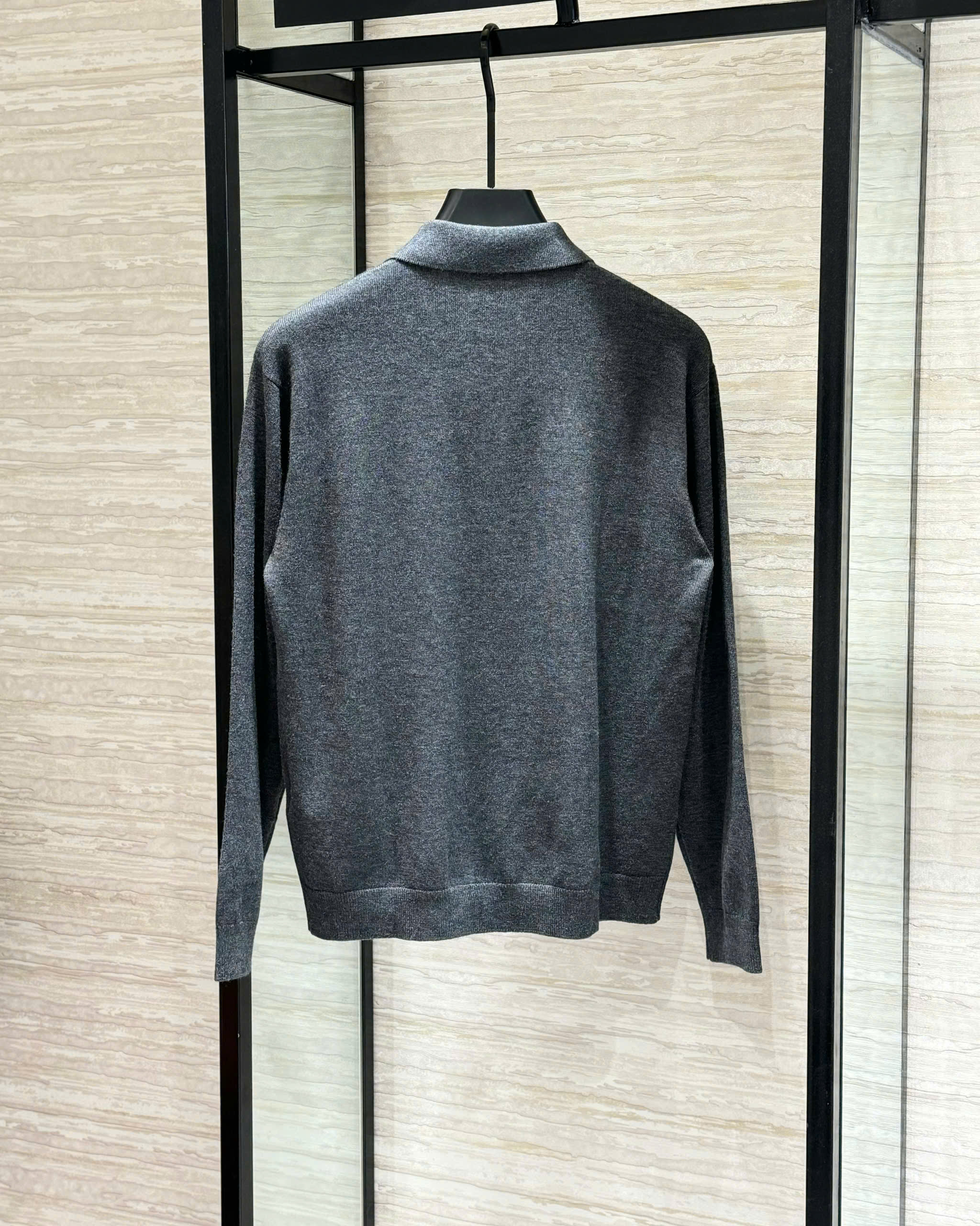 Áo polo tay dài len mongtoghi MiuMiu Xám logo thêu ngực Like AUth 48-54 DDT