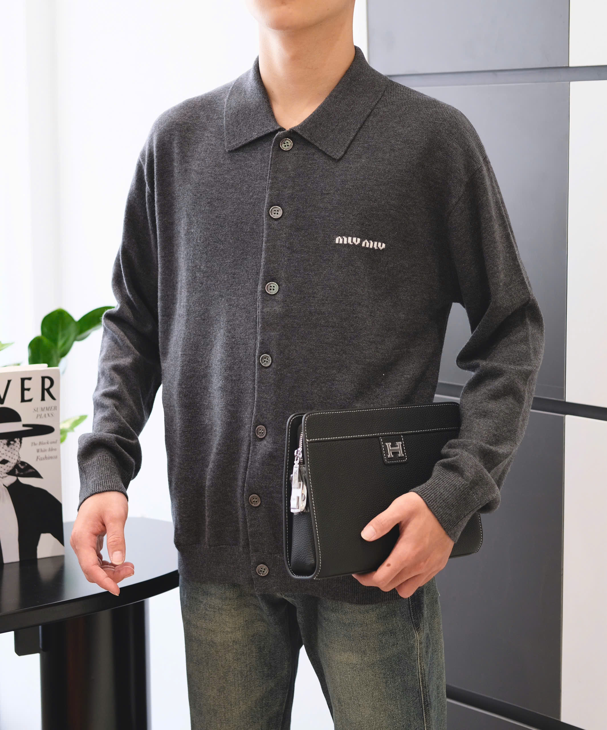 Áo polo tay dài len mongtoghi MiuMiu Xám logo thêu ngực Like AUth 48-54 DDT