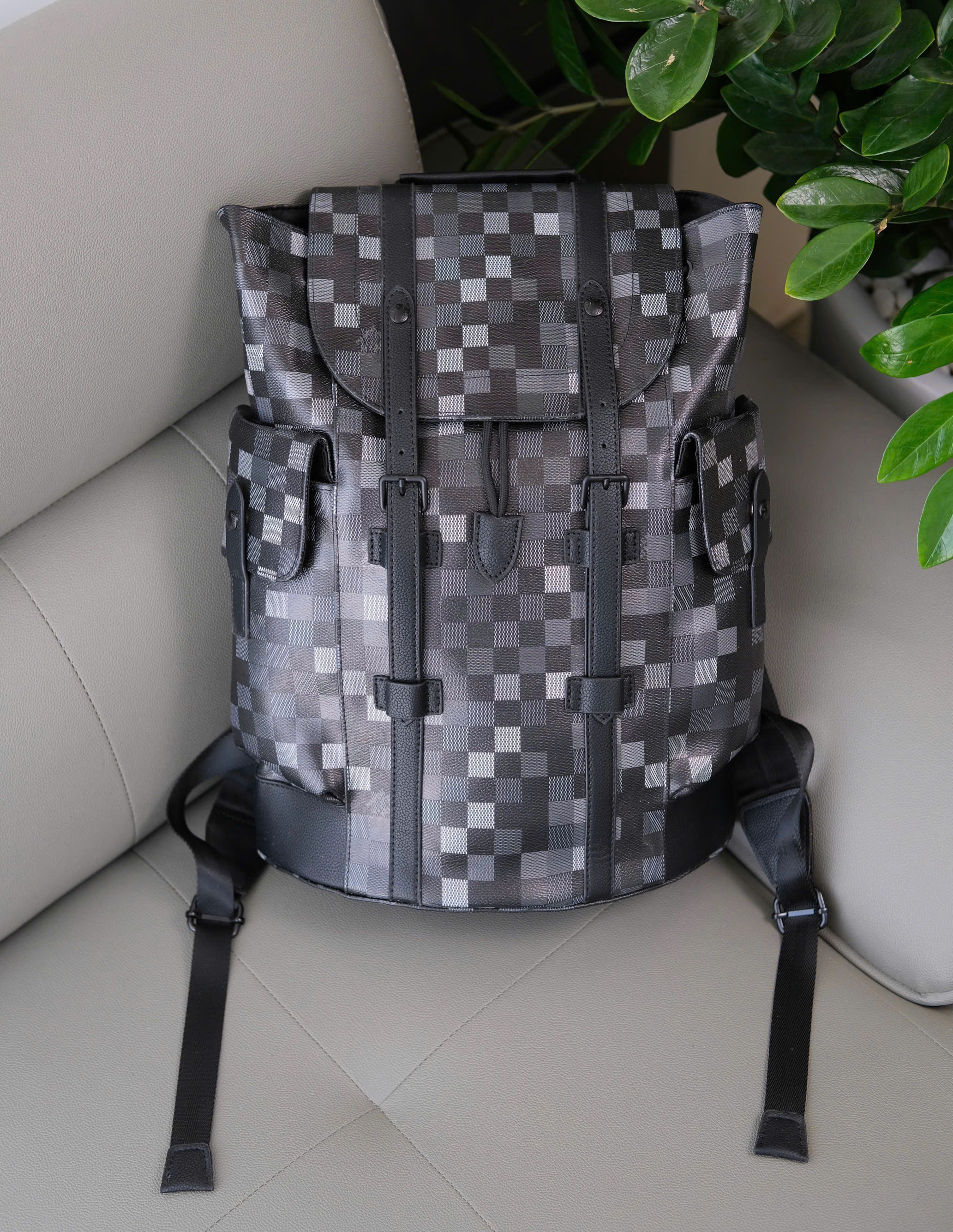 Balo Louis Vuitton LV Đen Caro full tag da kẻ dọc Like Auth 39x31x11 DDT