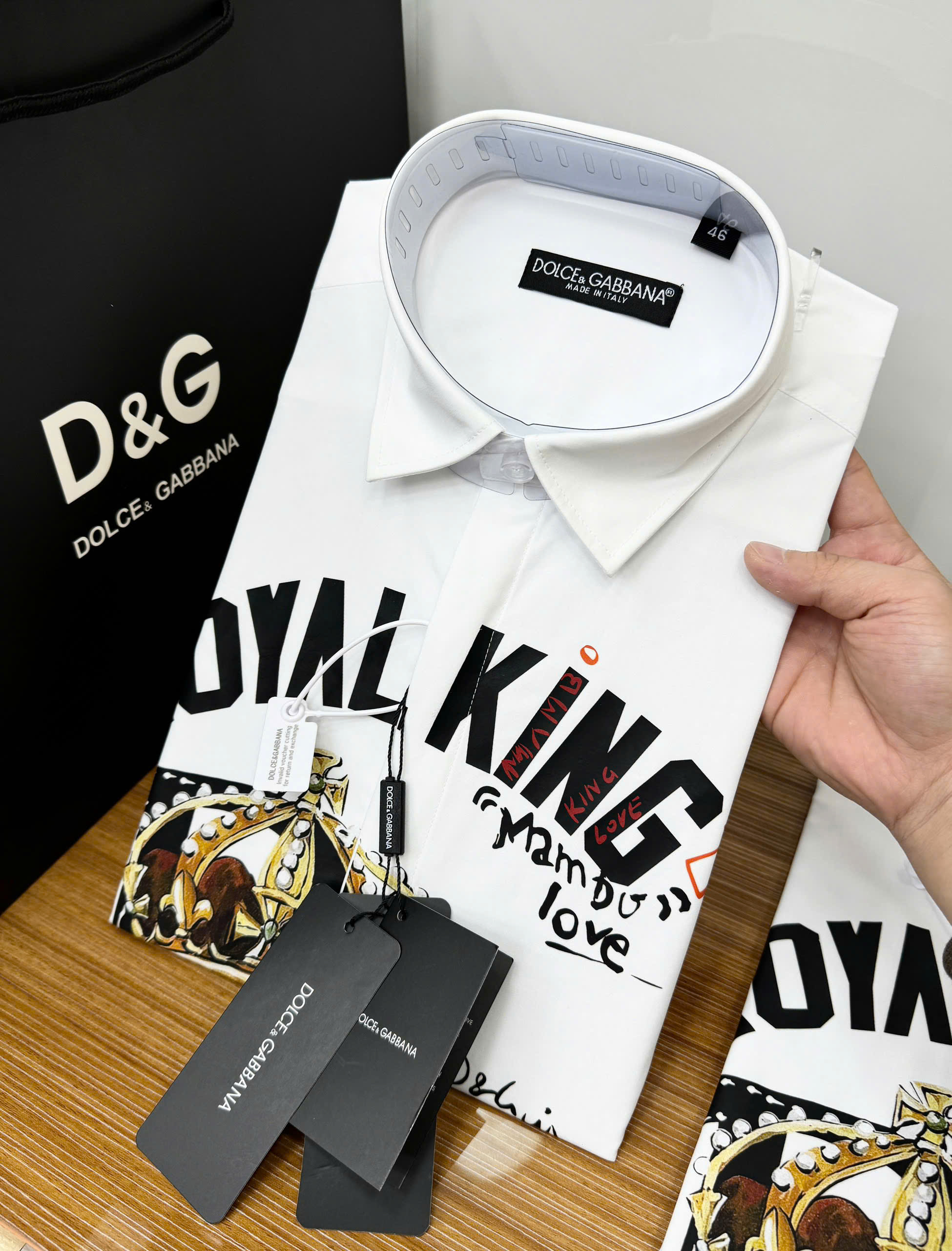 Áo sơ mi dài tay Dolce Gabbana DG Trắng họa tiết Royal King ngực Like Auth on web CD LK