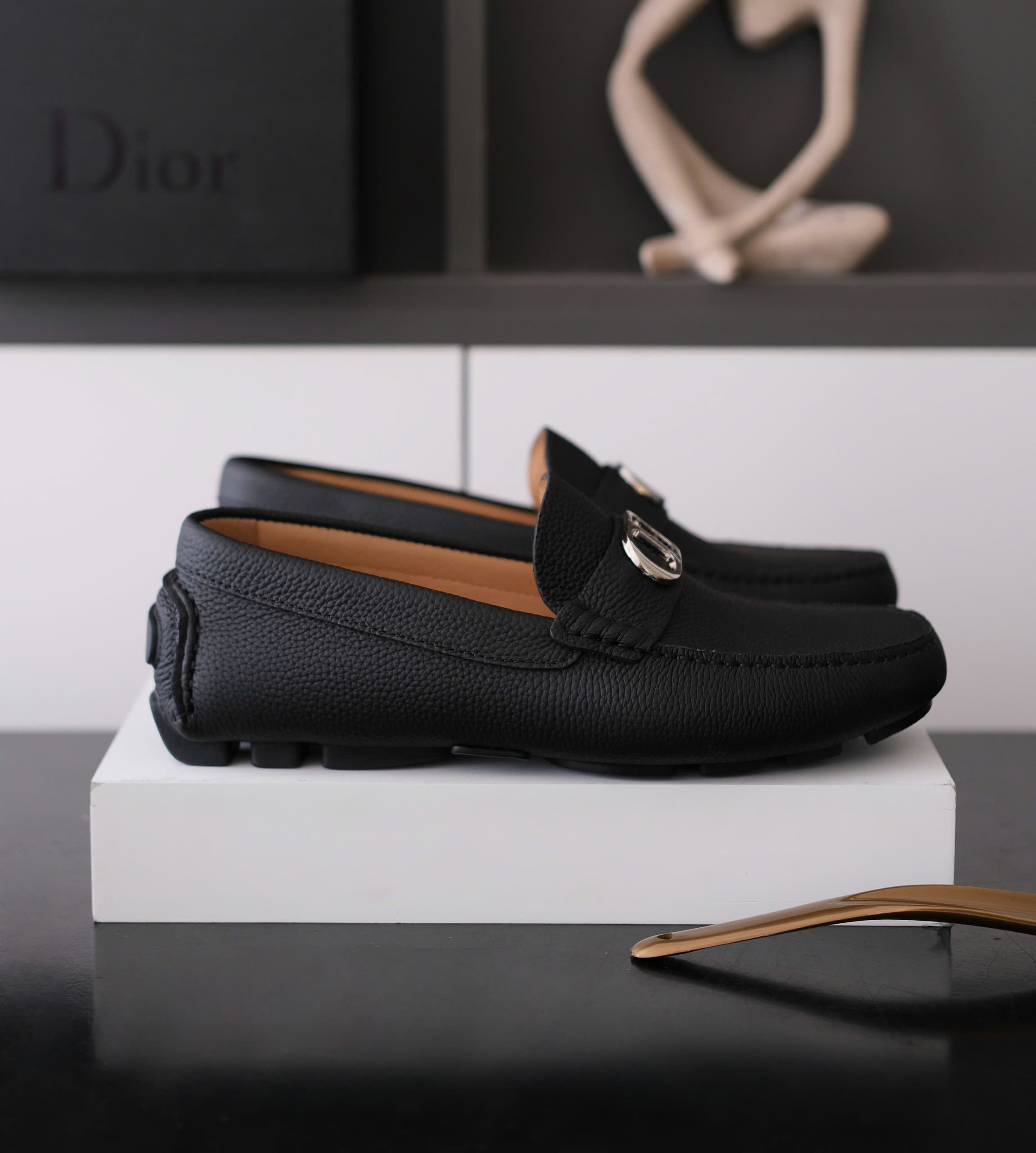 Giày moca Dior Đen sần logo CD tag bạc Like Auth 38-43 DDT