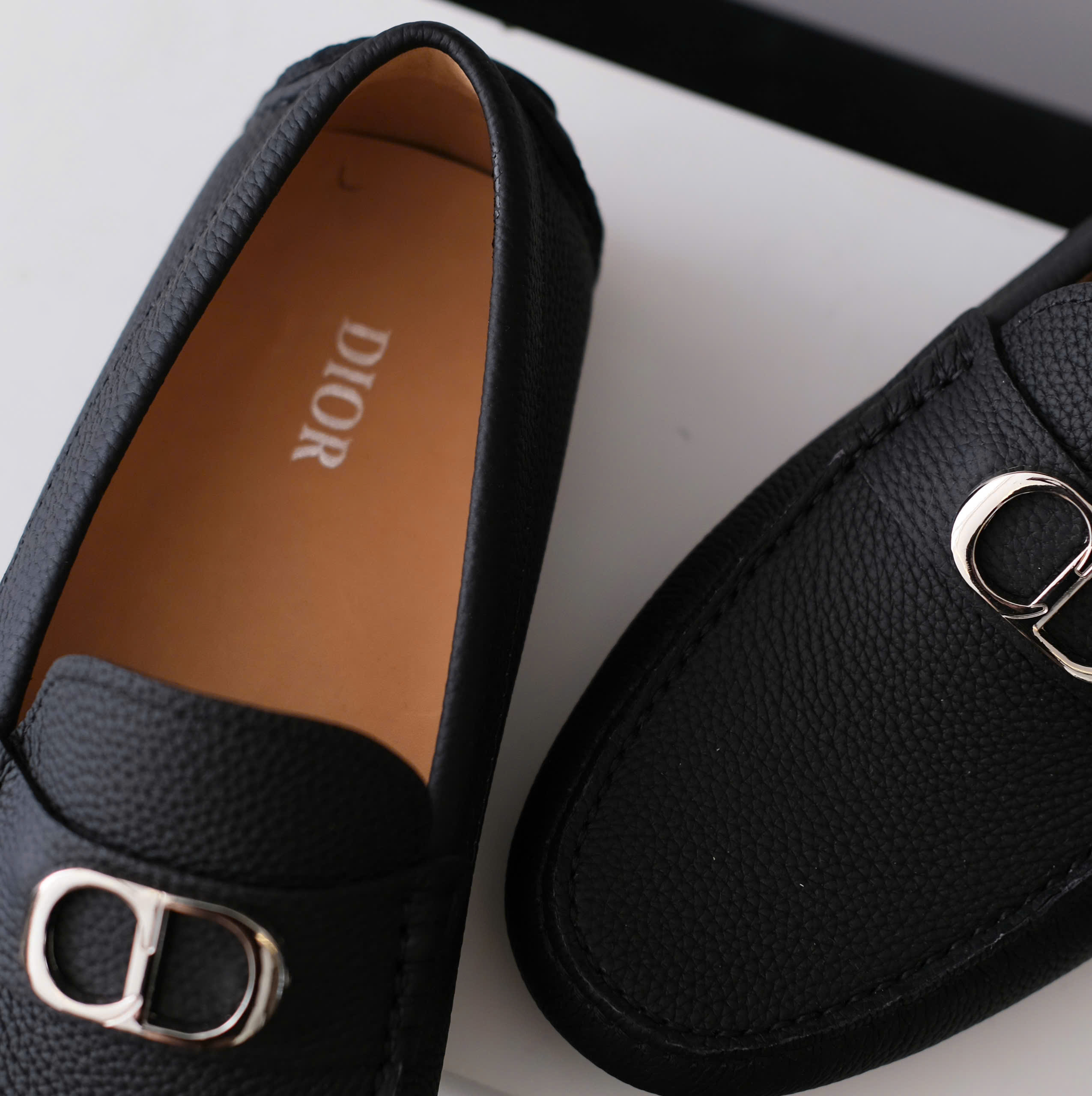 Giày moca Dior Đen sần logo CD tag bạc Like Auth 38-43 DDT