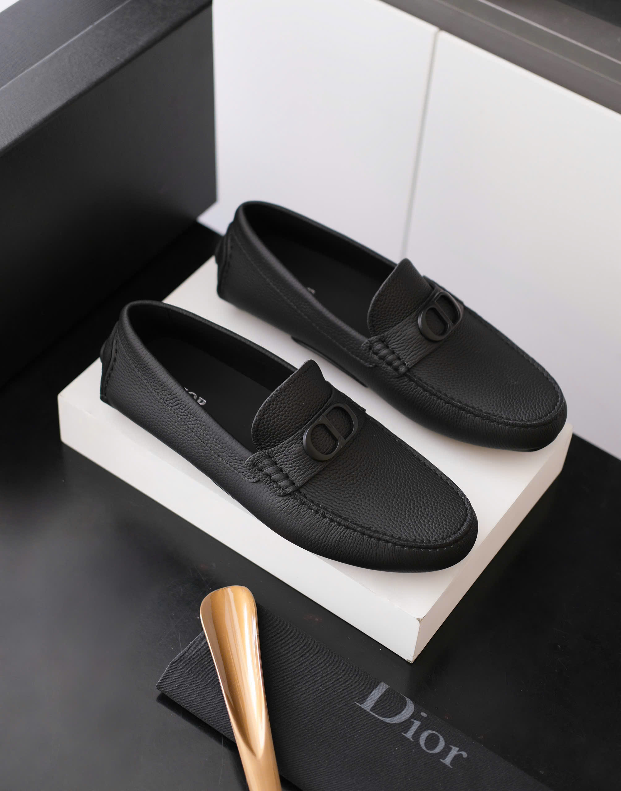 Giày moca Dior Đen sần logo CD tag Đen Like Auth 38-43 DDT