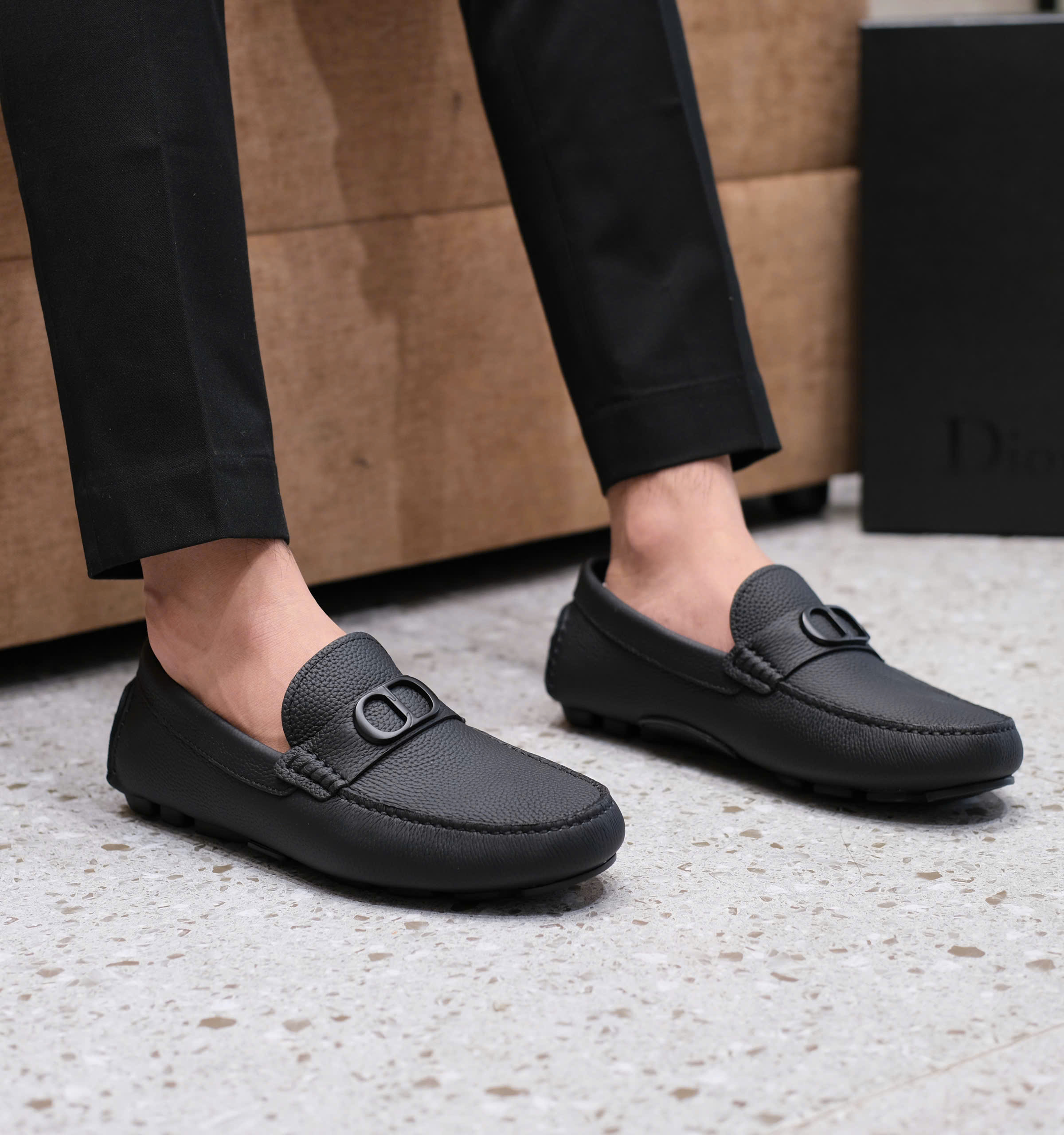 Giày moca Dior Đen sần logo CD tag Đen Like Auth 38-43 DDT