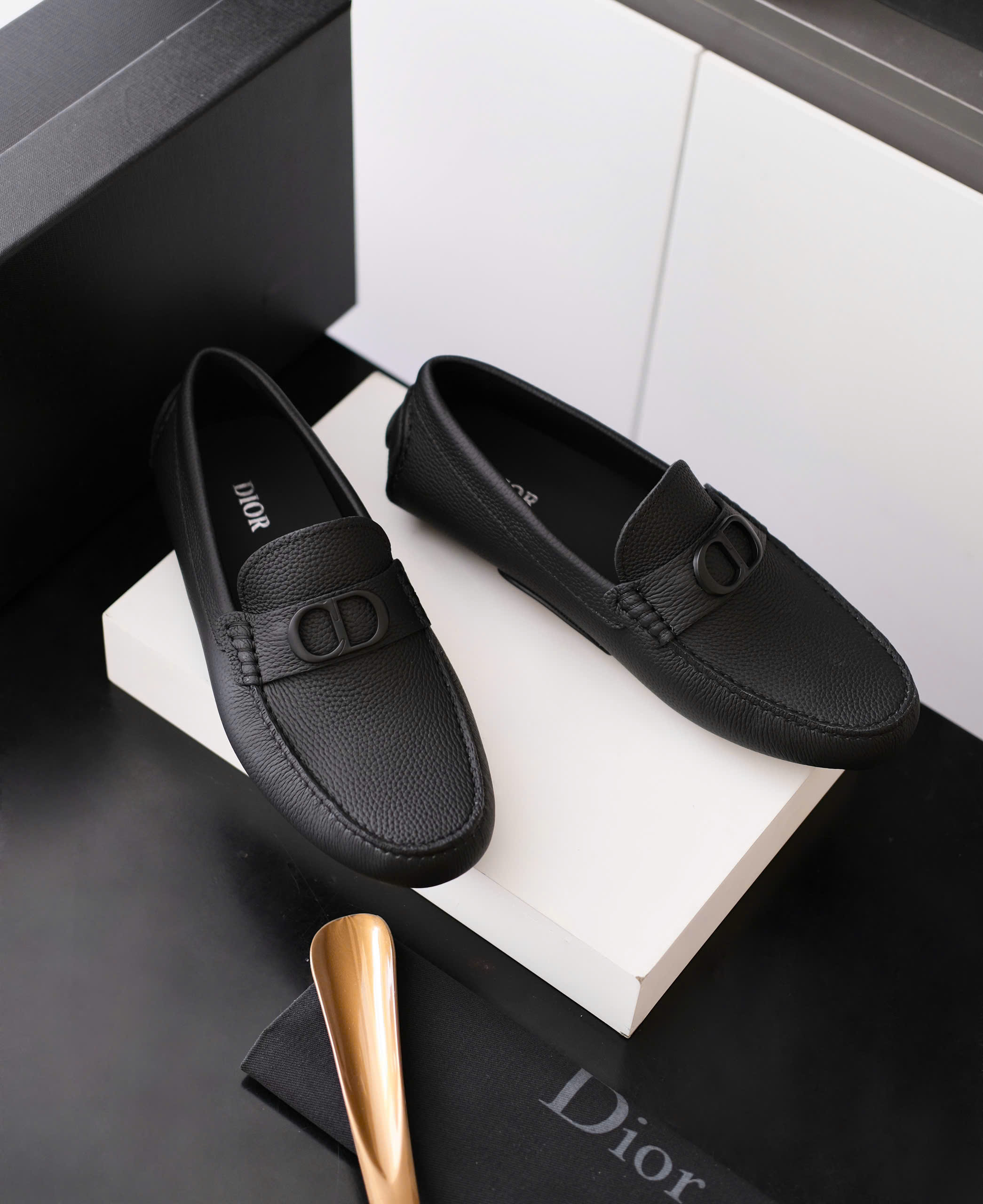 Giày moca Dior Đen sần logo CD tag Đen Like Auth 38-43 DDT