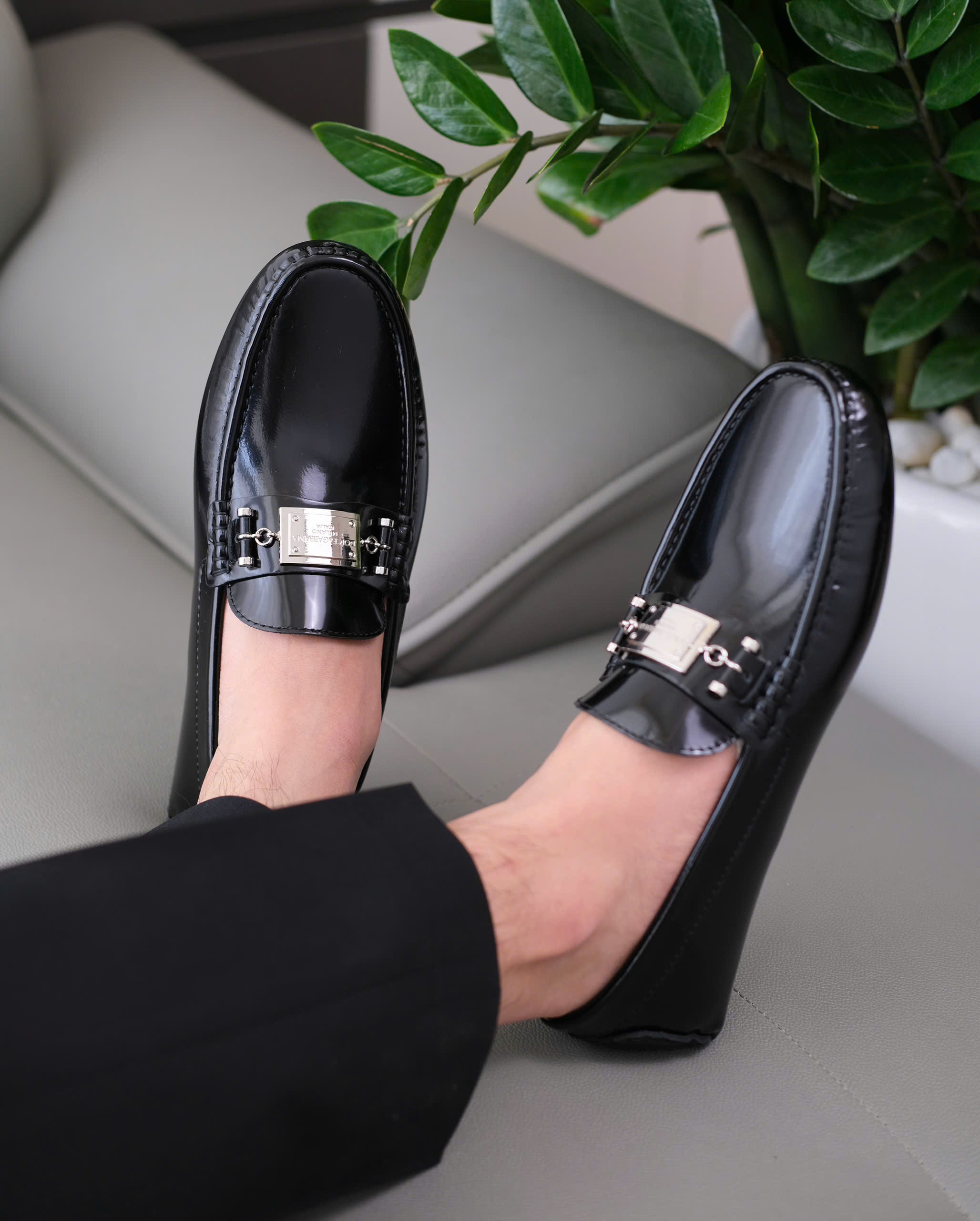 Giày moca Dolce Gabbana DG Đen bóng tag vuông bạc Like AUth 38-43 DDT