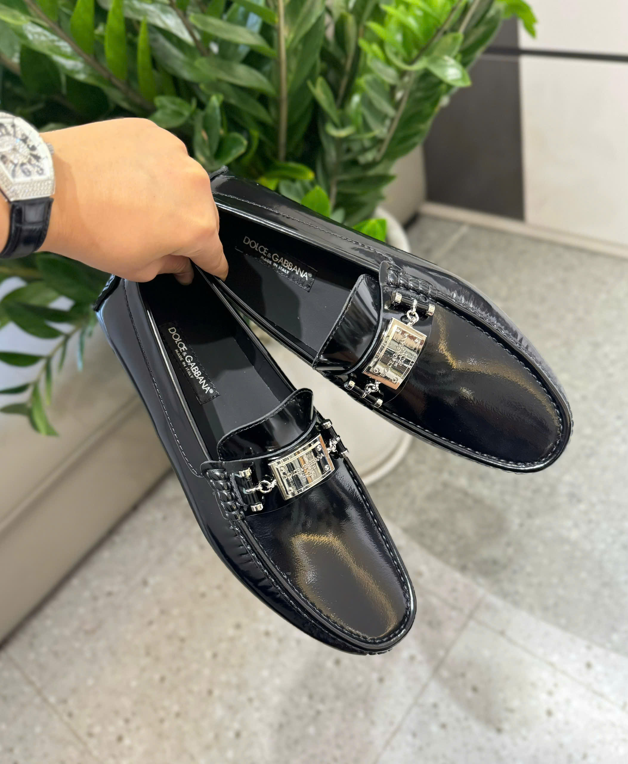 Giày moca Dolce Gabbana DG Đen bóng logo tag vuông Like Auth 38-43 DDT