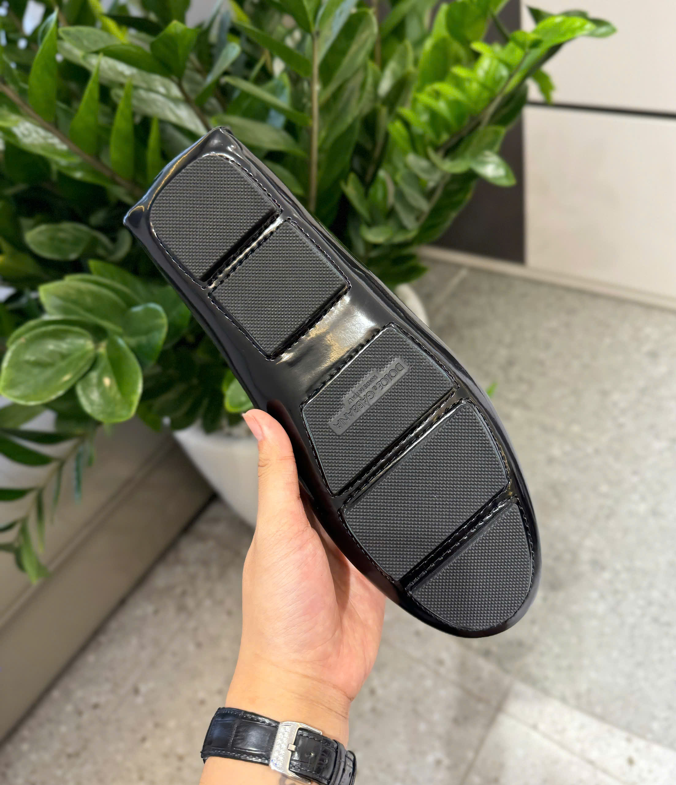 Giày moca Dolce Gabbana DG Đen bóng logo tag vuông Like Auth 38-43 DDT