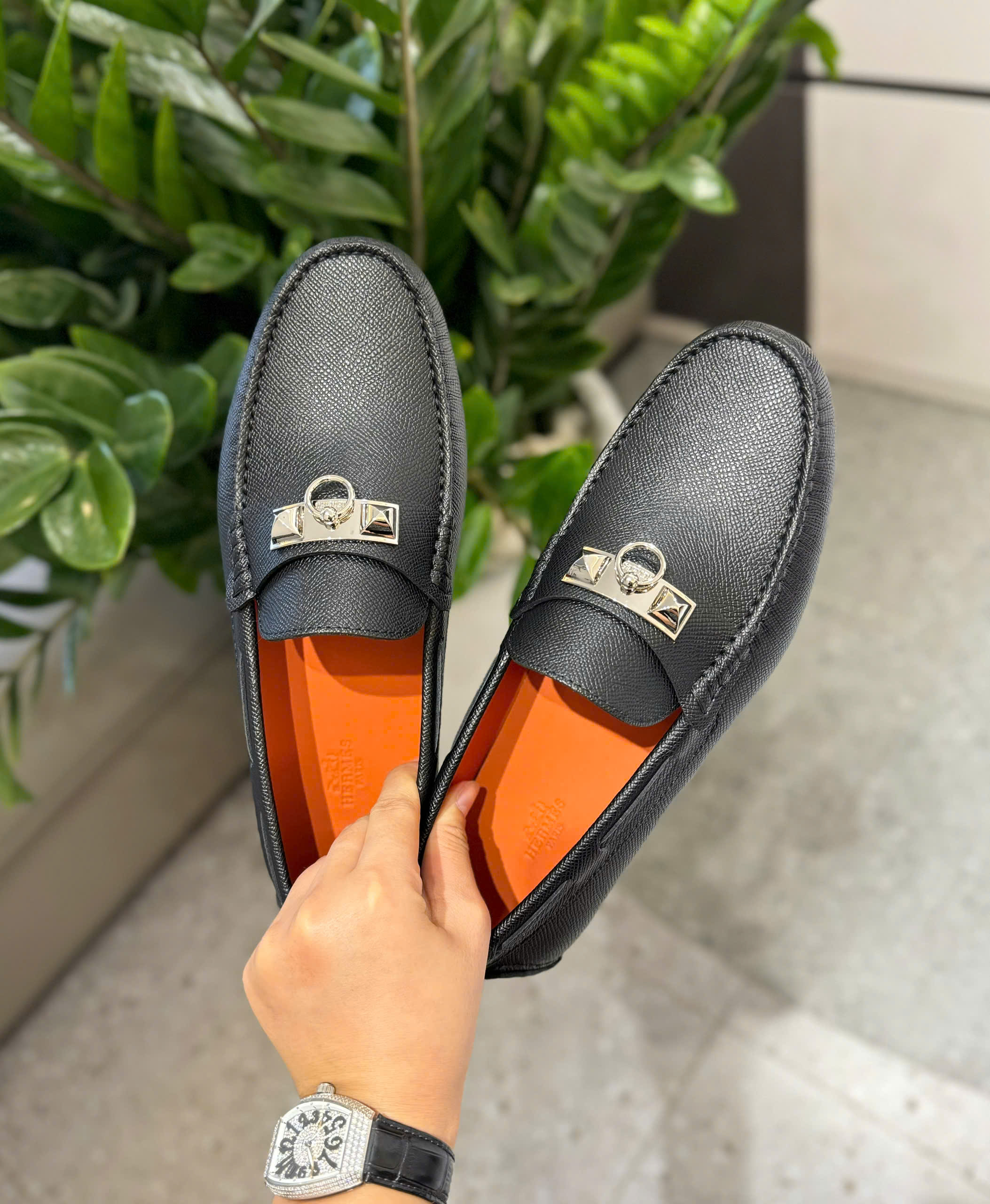 Giày moca Hermes HM Đen sần logo móc khóa bạc Like Auth 38-43 DDT