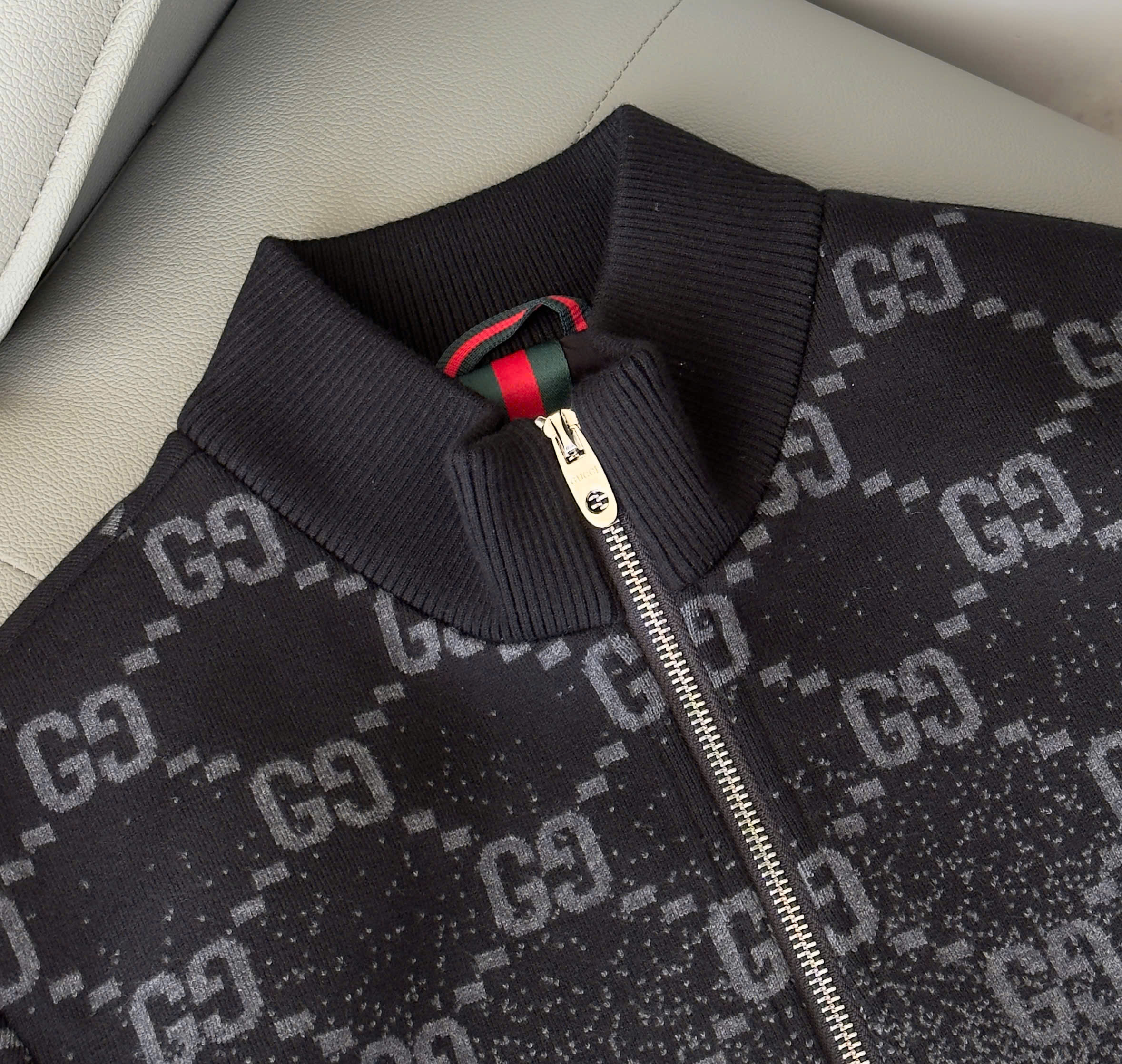 Áo khoác len Gucci GC Xám Đen loang monogram full Like Auth 48-54 DDT