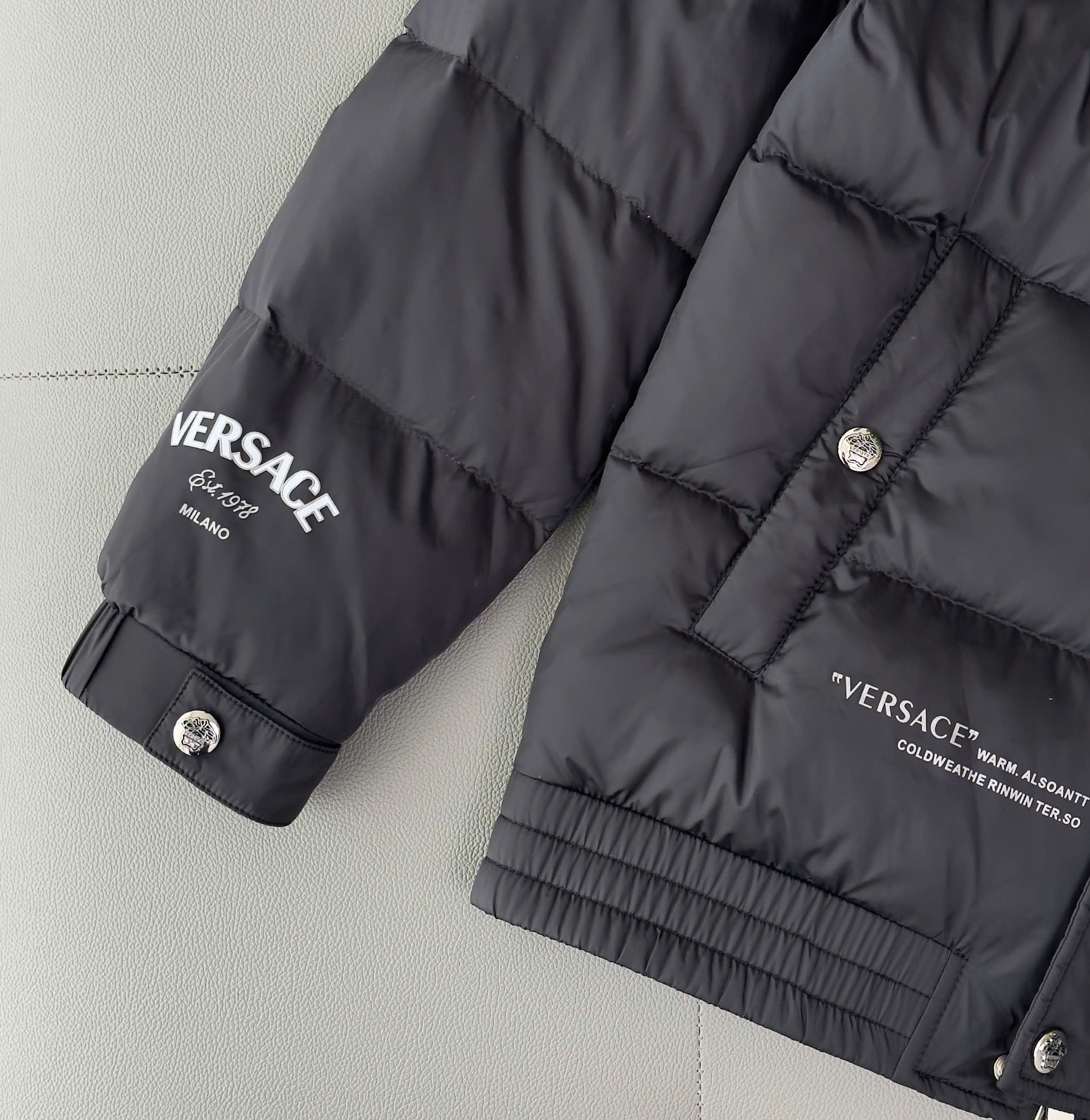 Áo khoác phao Versace lót lông vũ siêu ấm Like Auth 48-54 DDT