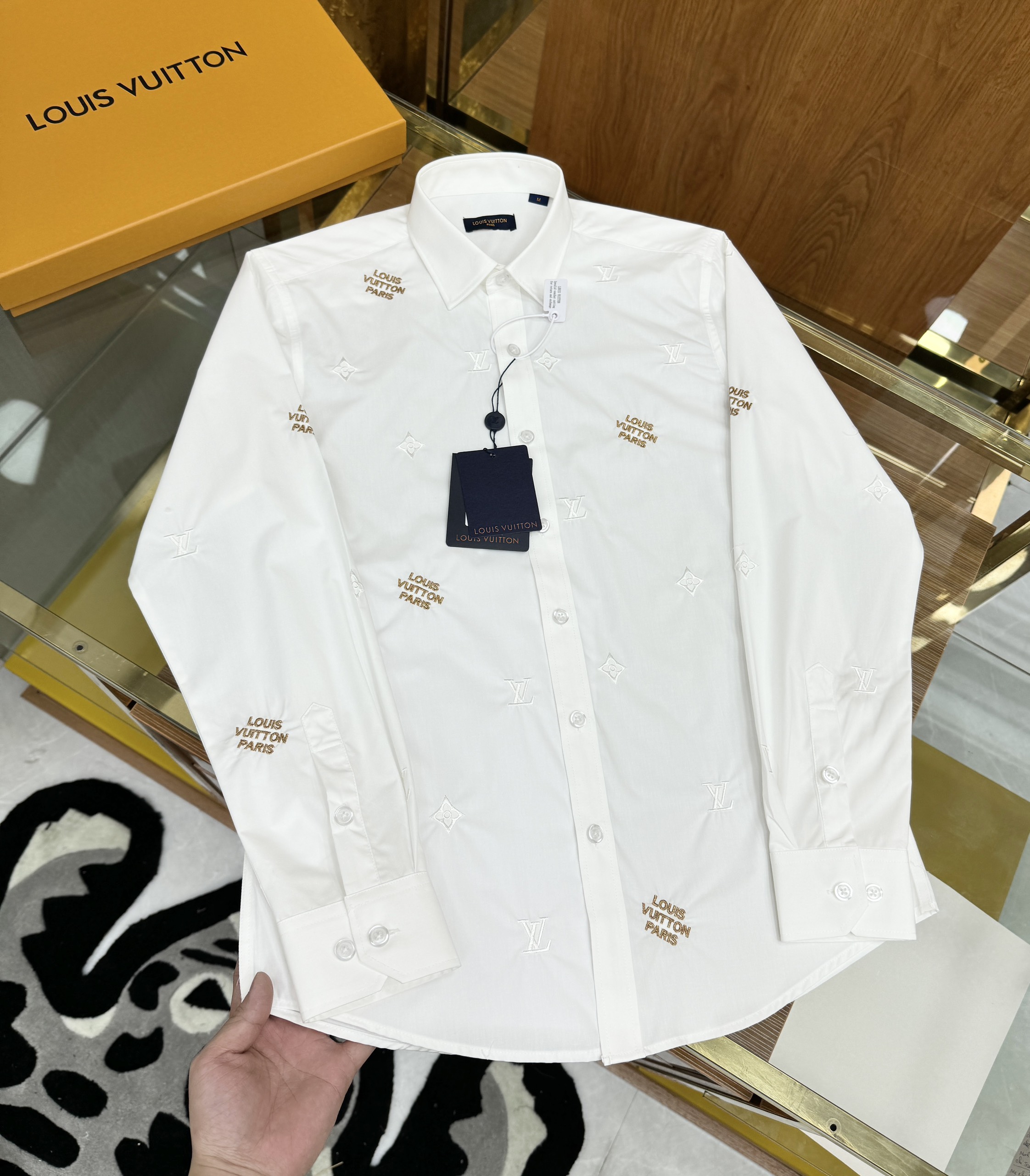 Áo sơ mi dài tay Louis Vuitton LV Paris họa tiết hoa vân logo Lv thêu nổi full Like Auth on web CD