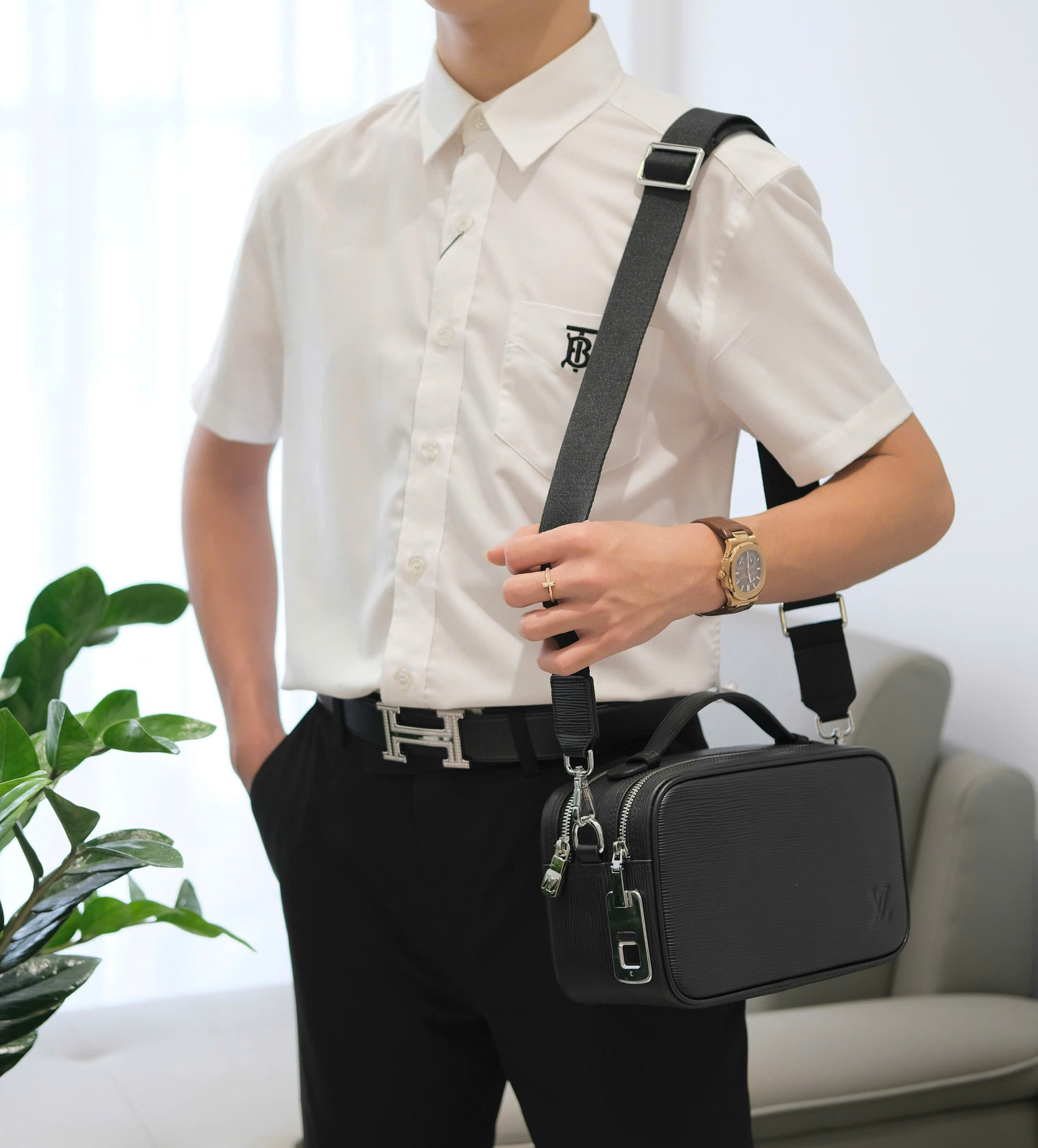 Túi ví Clutch đeo chéo xách tay Louis Vuitton LV họa tiết vân kẻ chiếu khóa Vân Tay Like AUth 24x15x10 DDT