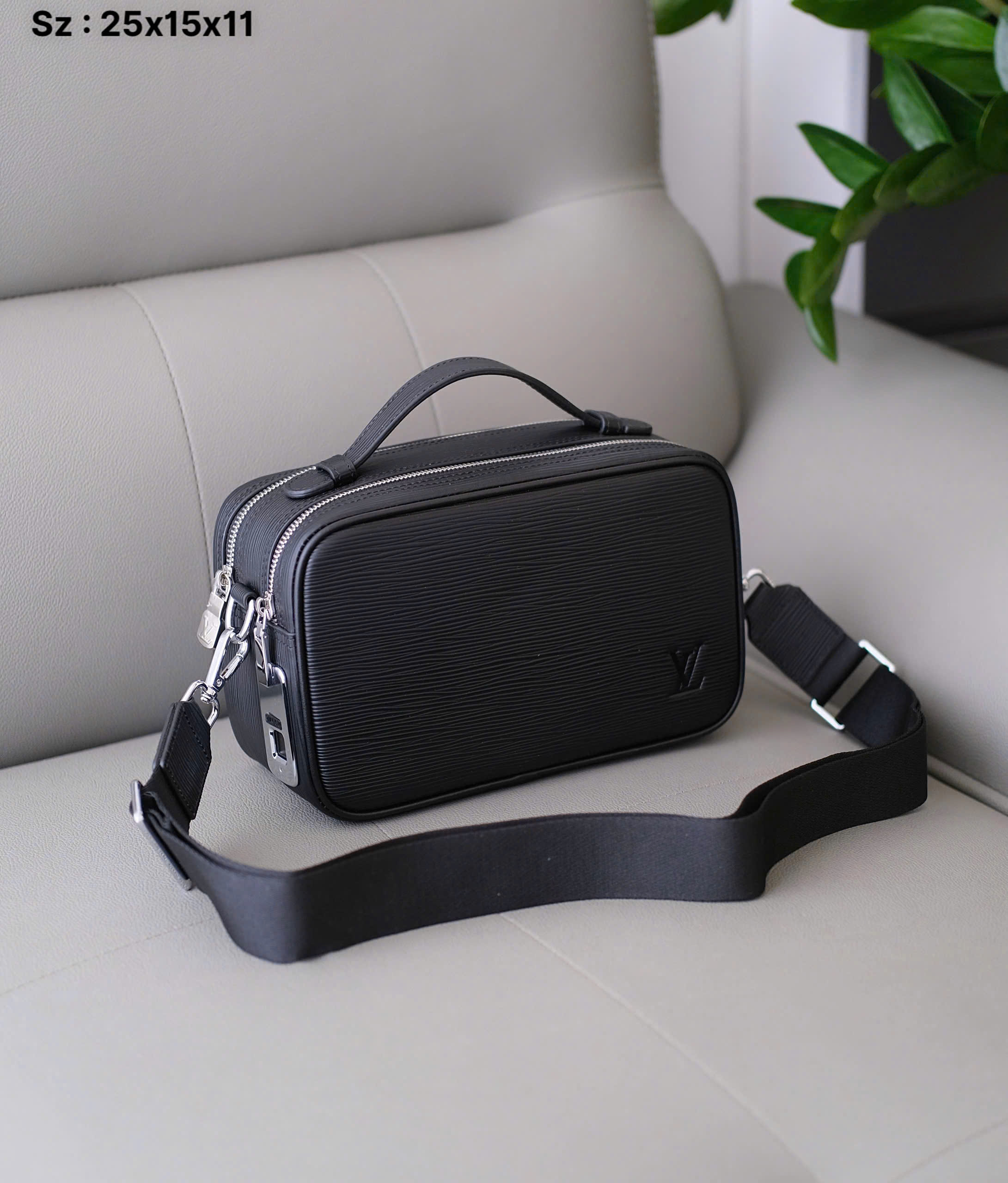 Túi ví Clutch đeo chéo xách tay Louis Vuitton LV họa tiết vân kẻ chiếu khóa Vân Tay Like AUth 24x15x10 DDT