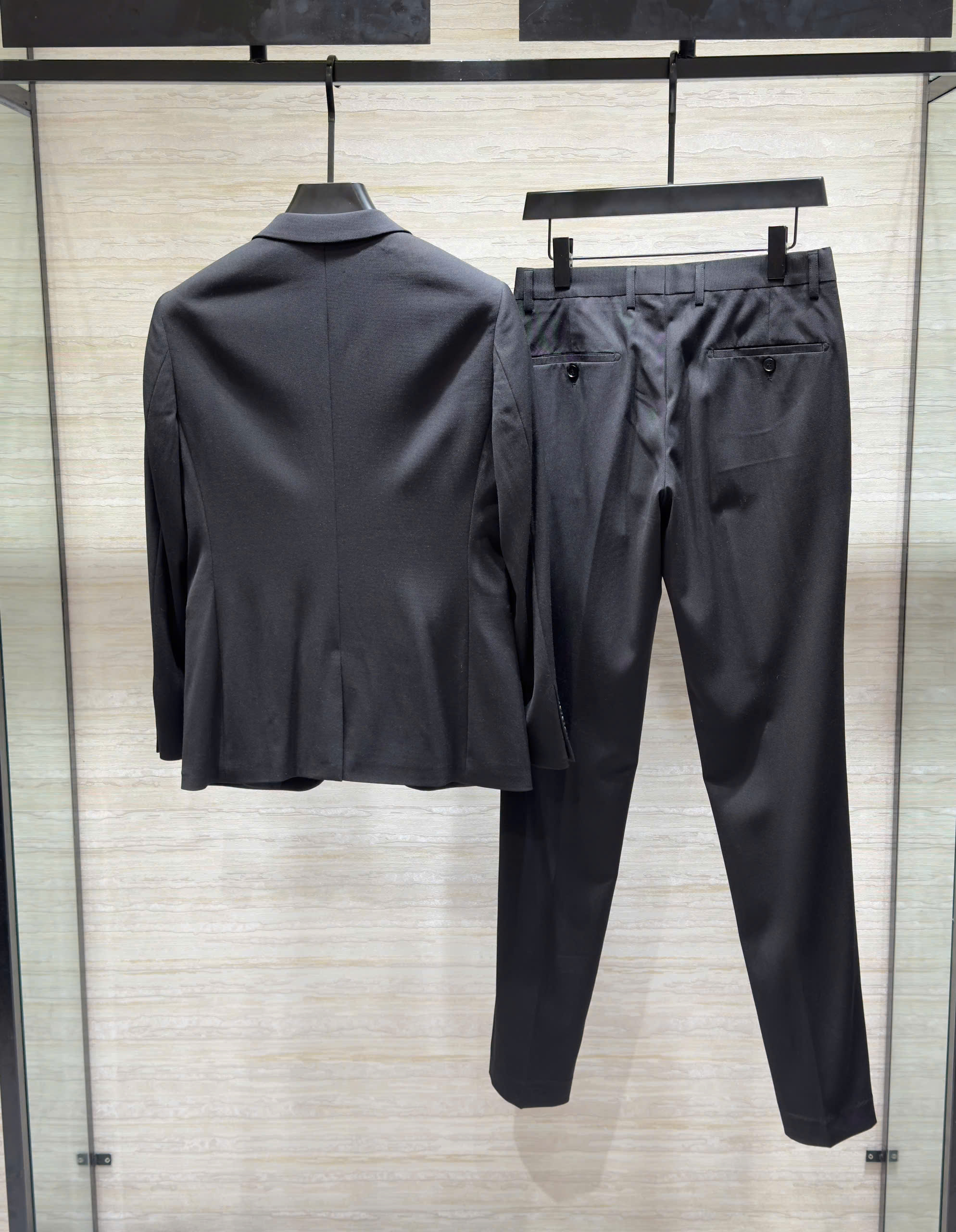 Set bộ Vest Fendi Đen logo thêu chỉ Vàng new 2026 Like Auth 46-54 DDT