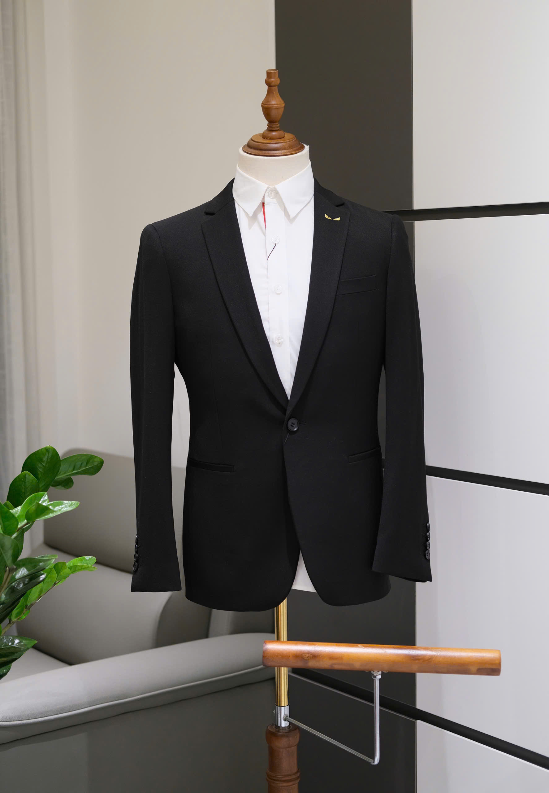 Set bộ Vest Fendi Đen logo thêu chỉ Vàng new 2026 Like Auth 46-54 DDT