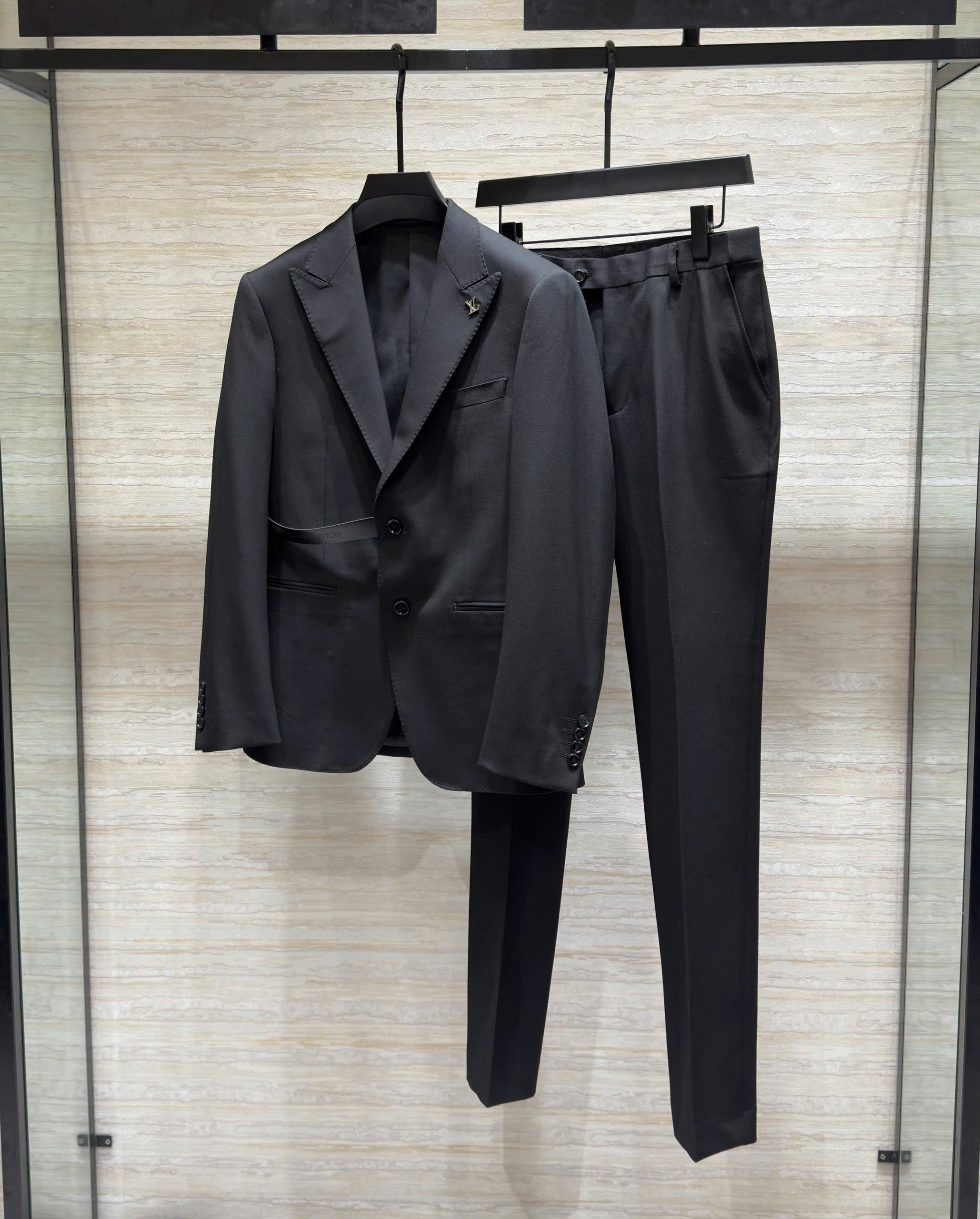 Set bộ Vest Louis Vuitton LV logo tag bạc new 2026 Like Auth 46-54 DDT