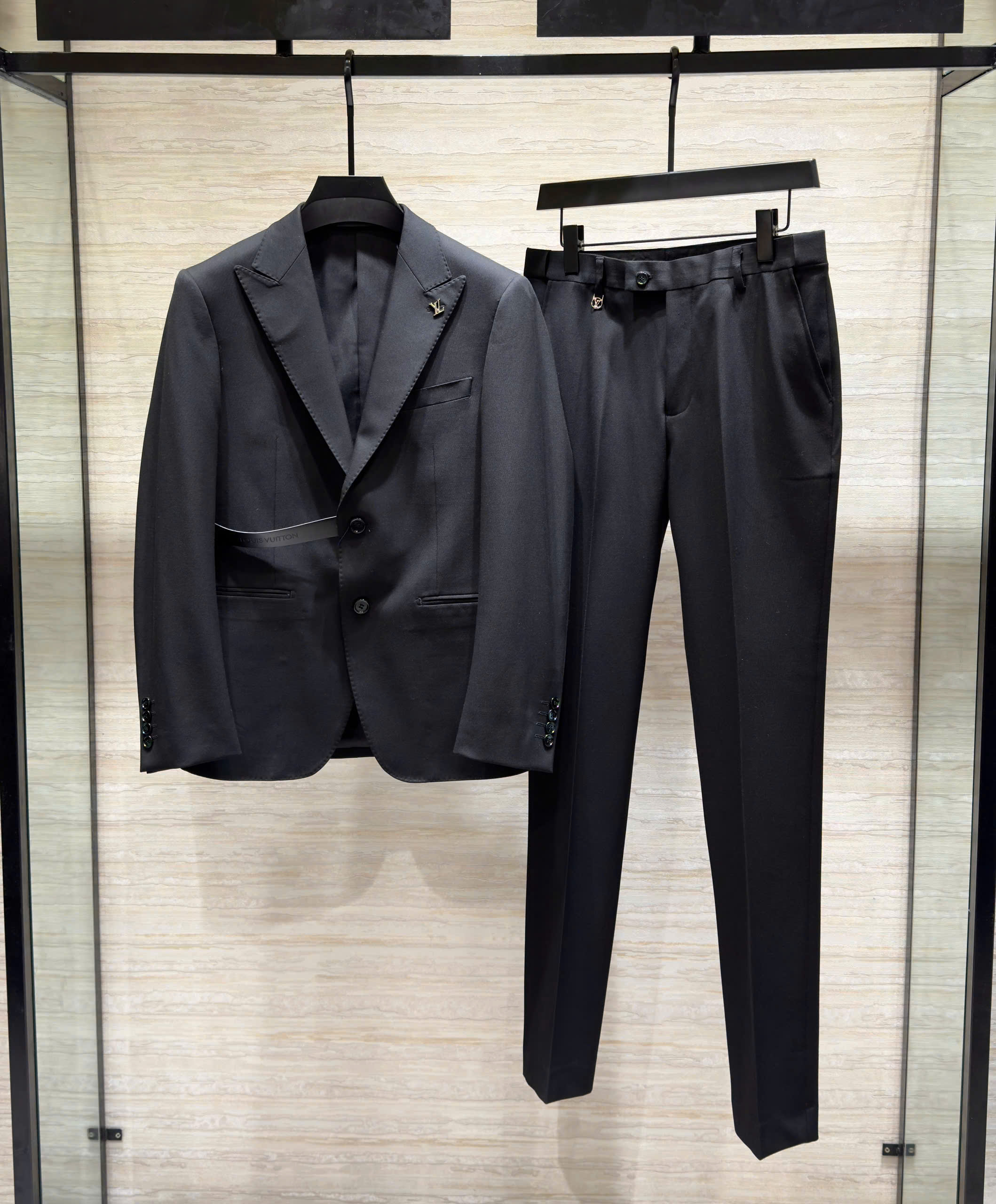 Set bộ Vest Louis Vuitton LV logo tag bạc new 2026 Like Auth 46-54 DDT