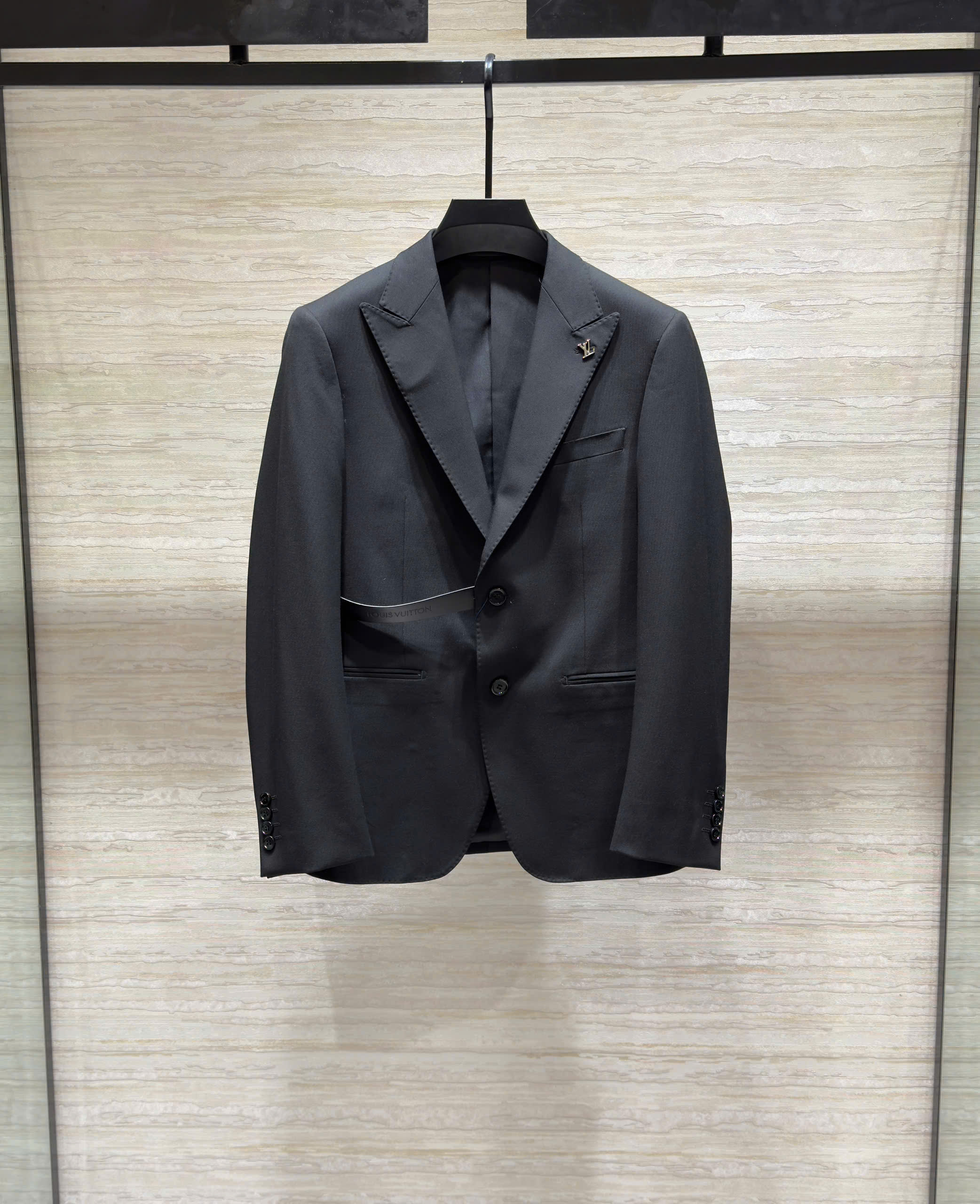 Set bộ Vest Louis Vuitton LV logo tag bạc new 2026 Like Auth 46-54 DDT