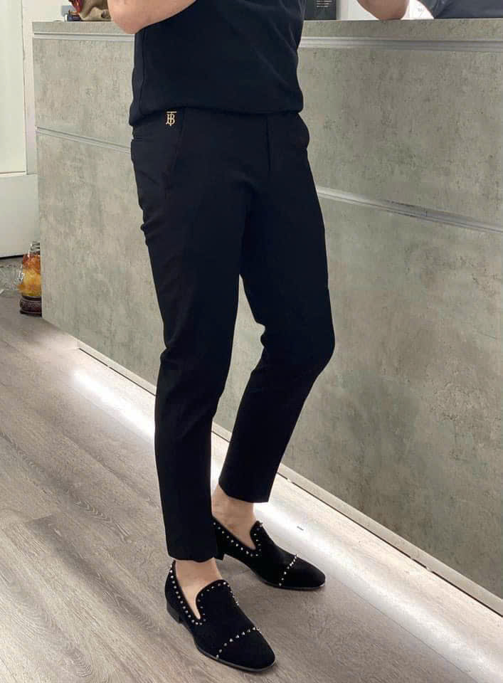 Quần âu tây Burberry BBR Đen logo thêu TB chỉ Vàng Like AUth 28-34 DDT