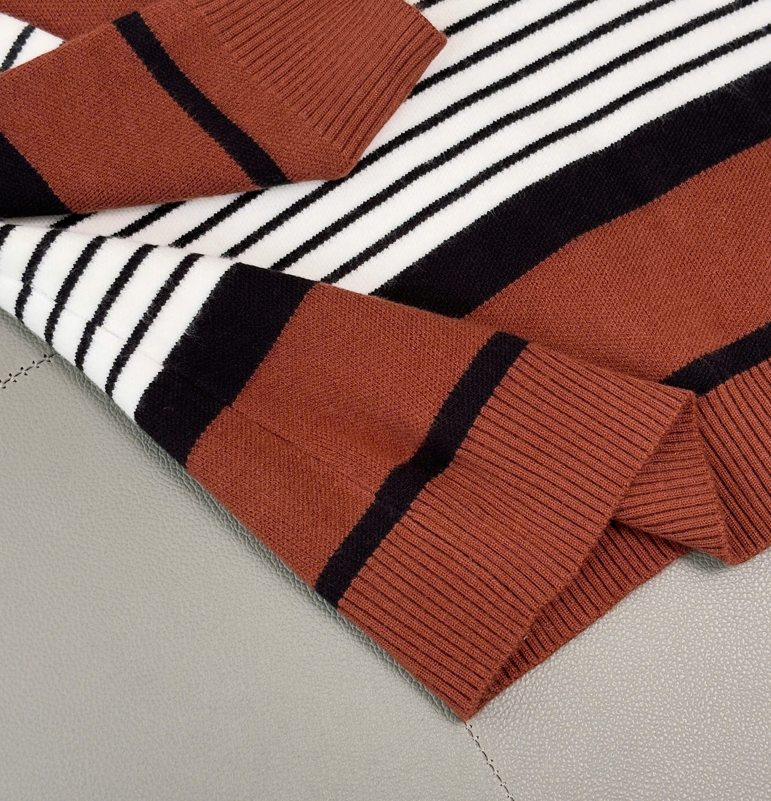 Áo sweater len Burberry BBR Đỏ sọc Trắng Đen logo thêu TB Like AUth M-XXL DDT