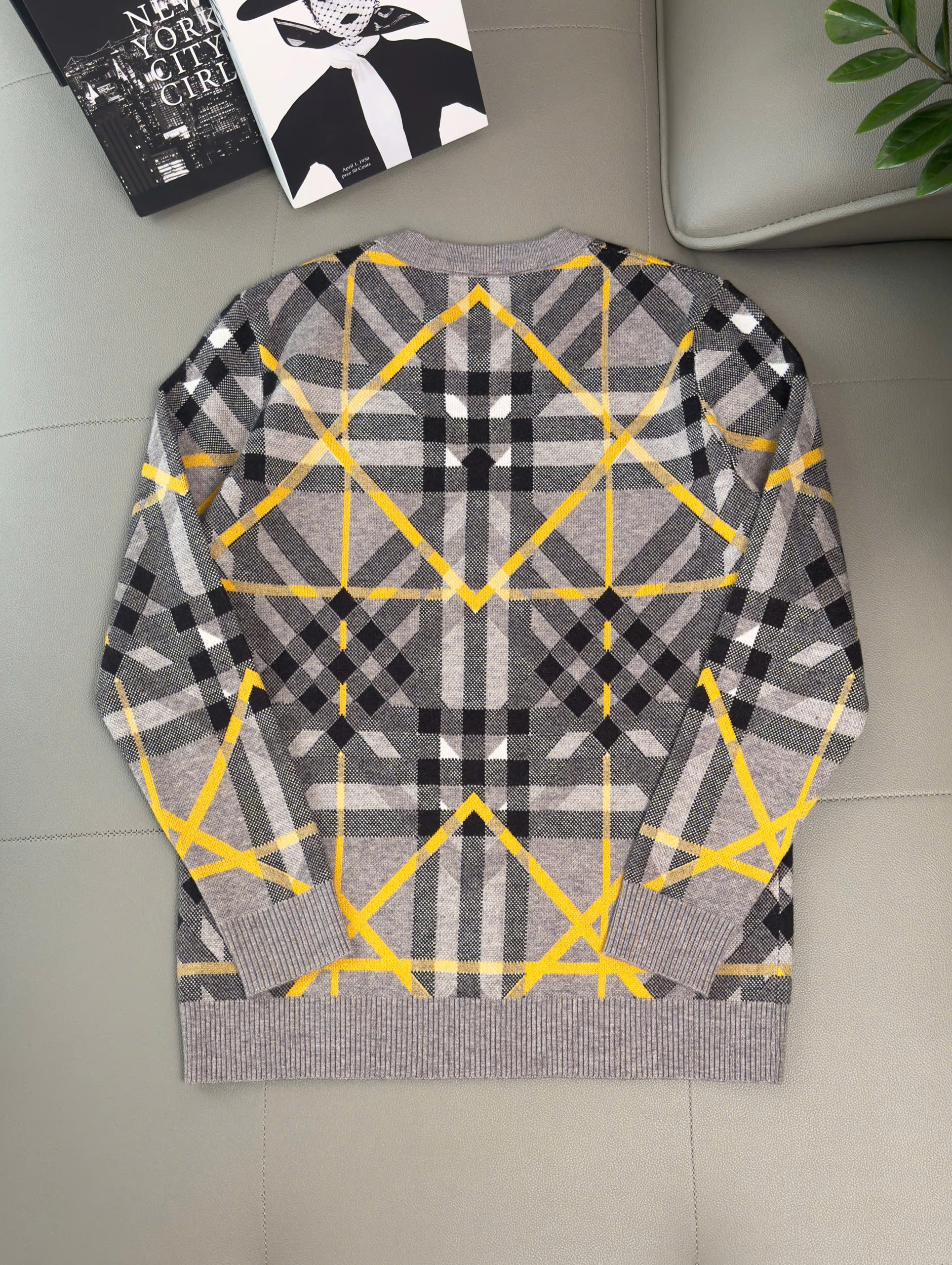Áo sweater len Burberry BBR Xám Ghi kẻ sọc Like AUth M-XXL DDT