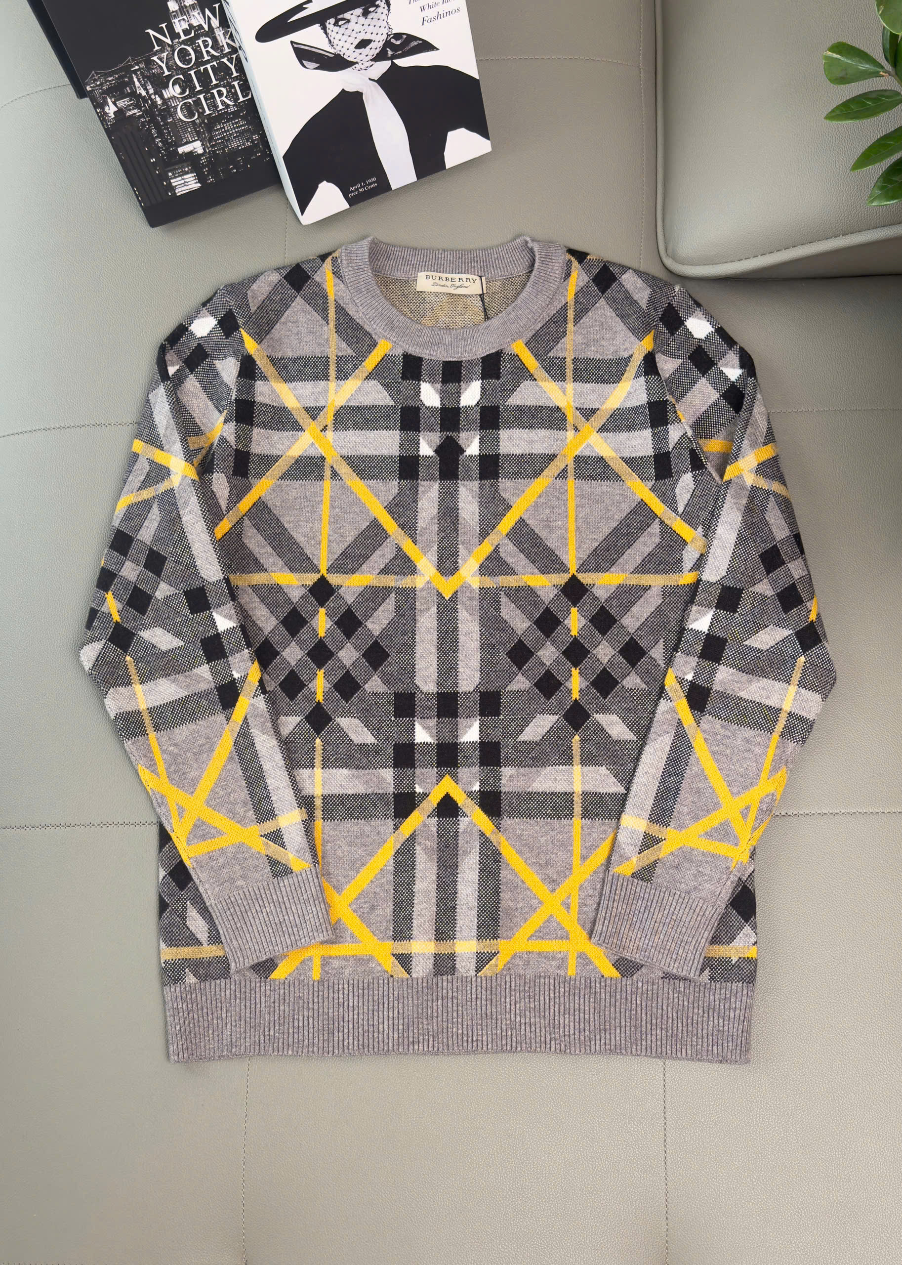 Áo sweater len Burberry BBR Xám Ghi kẻ sọc Like AUth M-XXL DDT