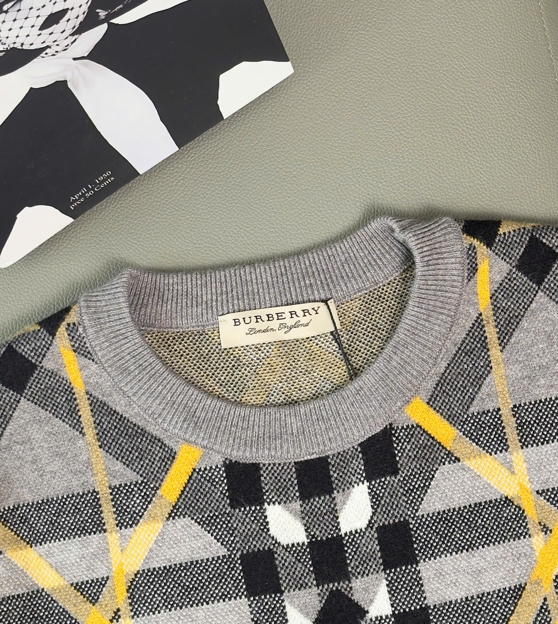 Áo sweater len Burberry BBR Xám Ghi kẻ sọc Like AUth M-XXL DDT