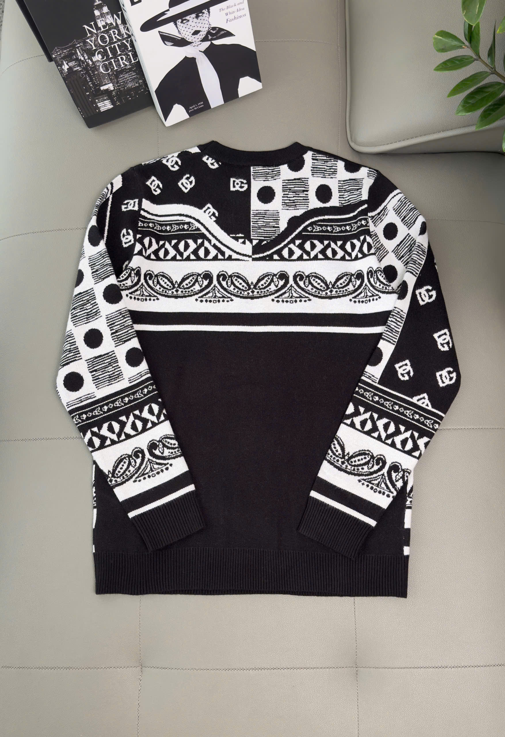 Áo sweater len Dolce Gabbana DG Đen Trắng logo trái tim Like AUth M-XXL DDT