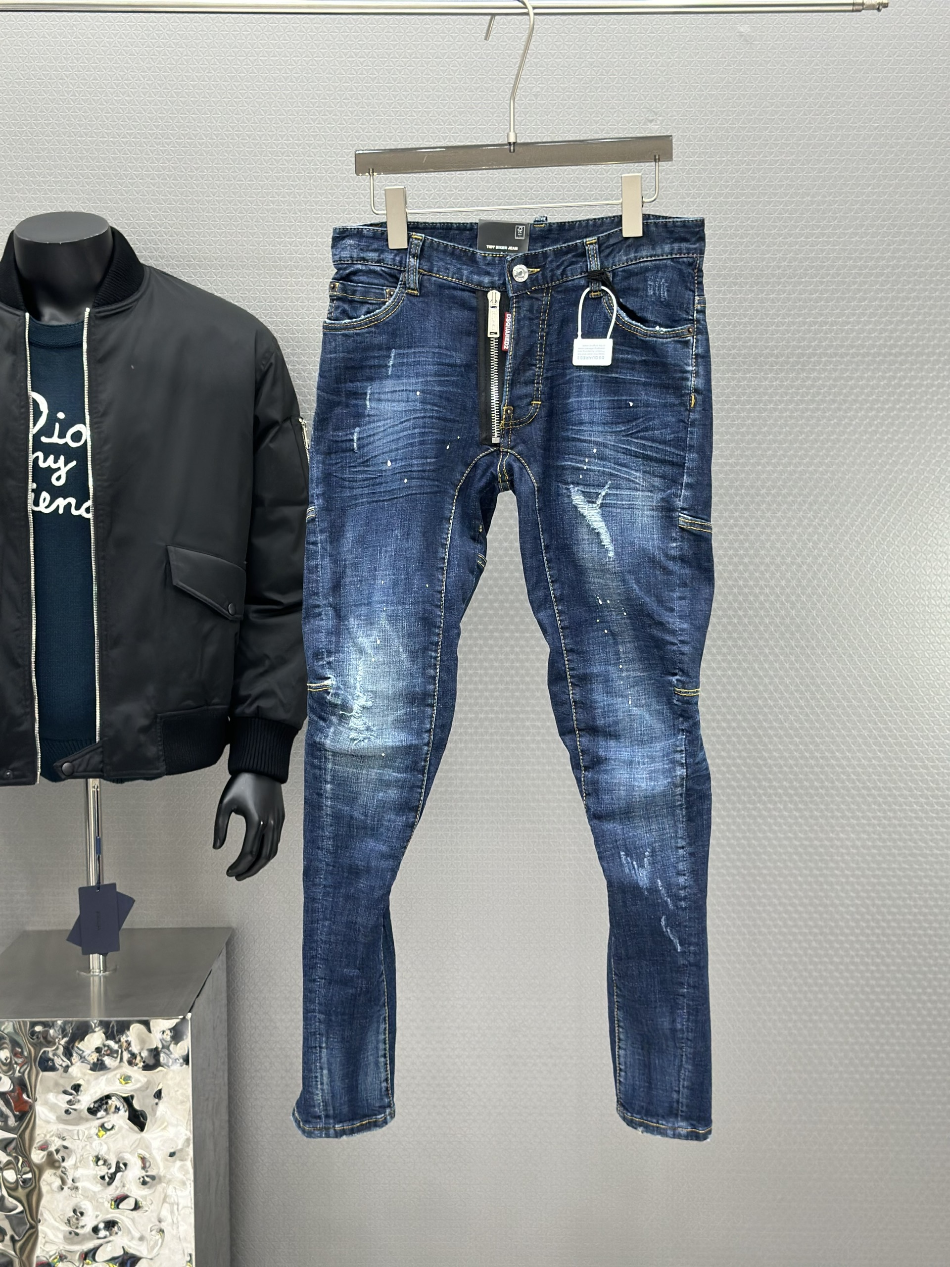 Quần Jean Biker Dsquared2 DSQ 2083 Xanh công ống khóa lệch Like Auth 42-54 VTN