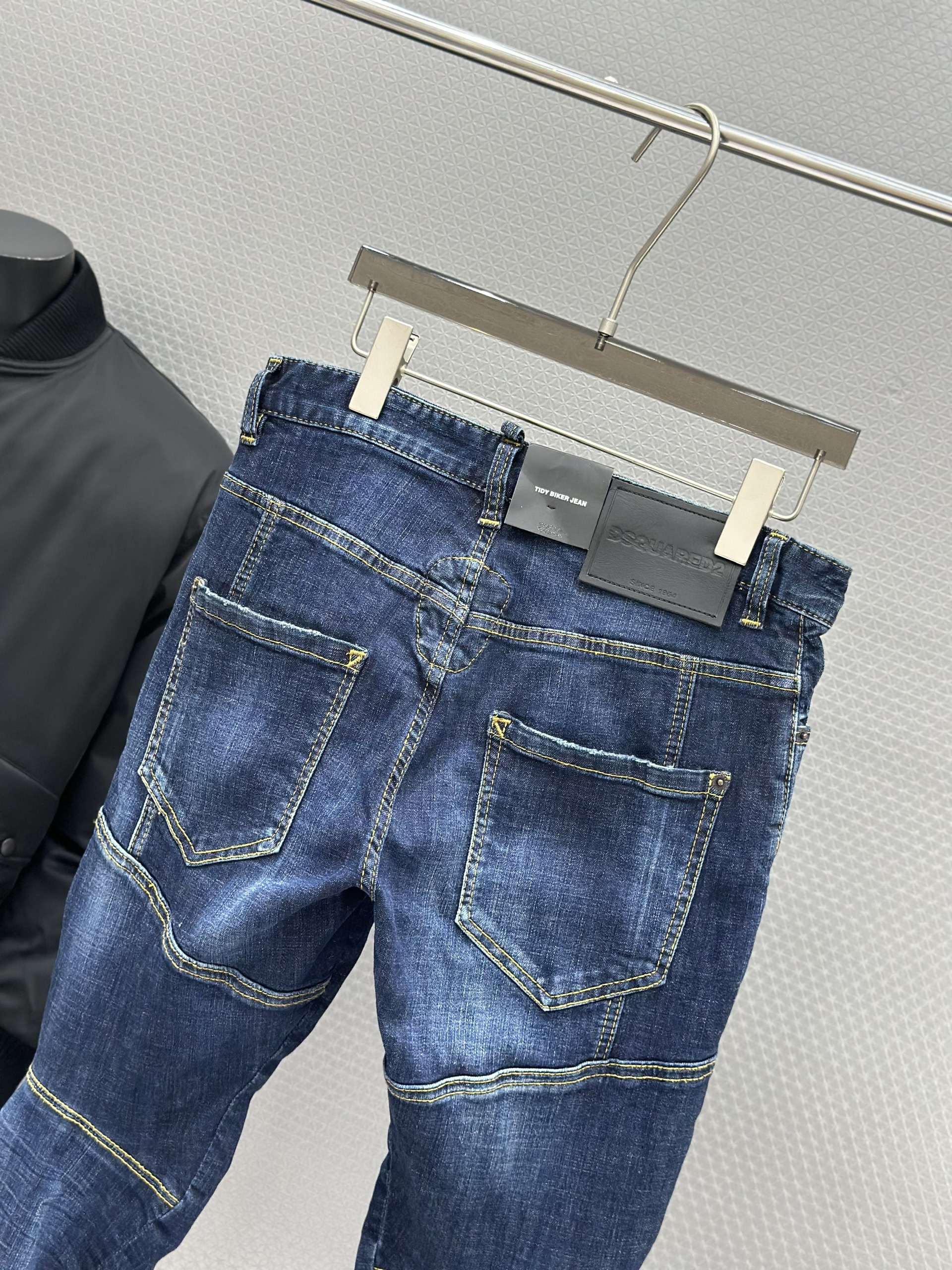 Quần Jean Biker Dsquared2 DSQ 2083 Xanh công ống khóa lệch Like Auth 42-54 VTN