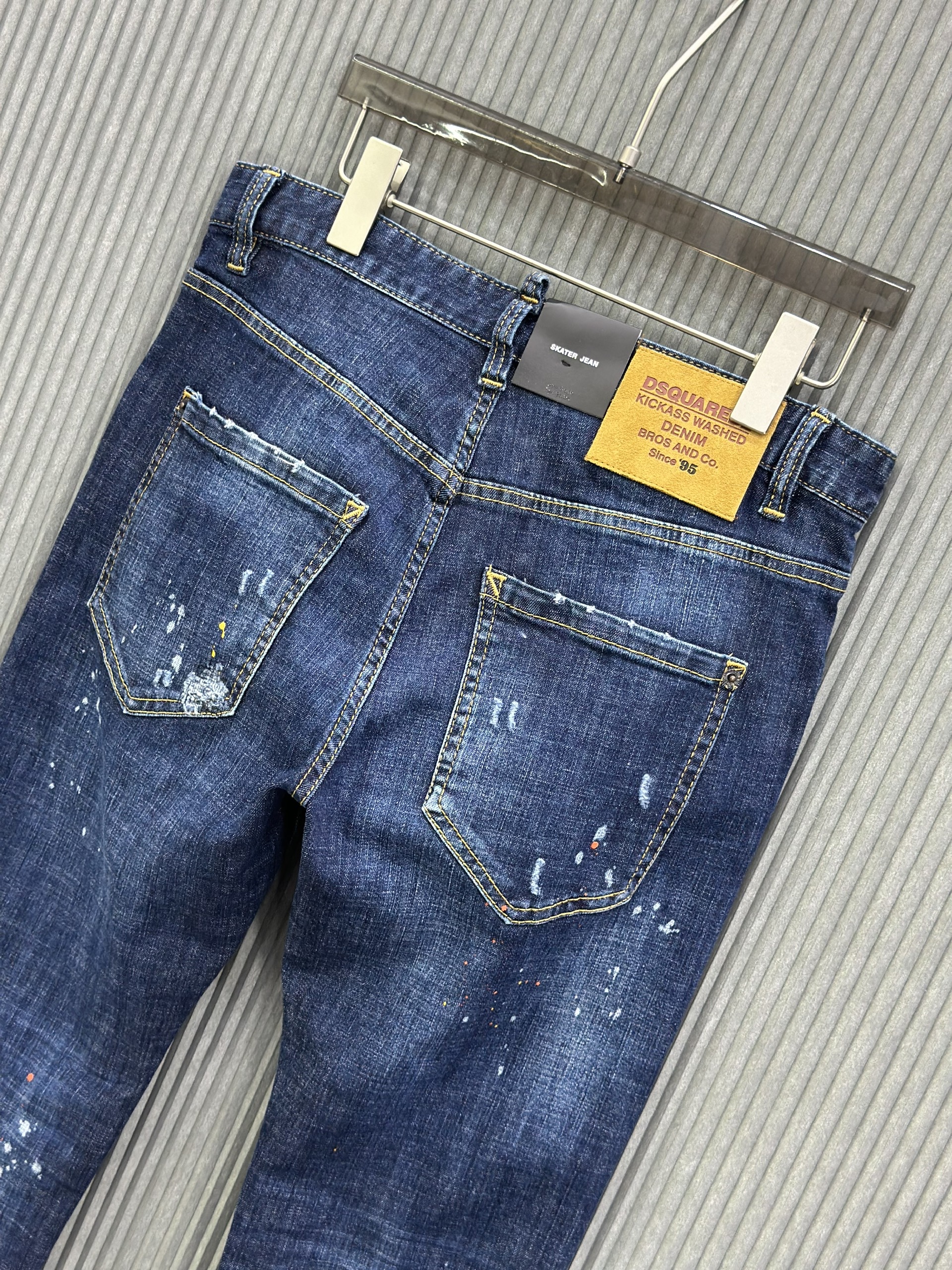 Quần Jean Dsquared2 DSQ 2062 Xanh rách xước khóa lệch Like Auth 44-52 VTN